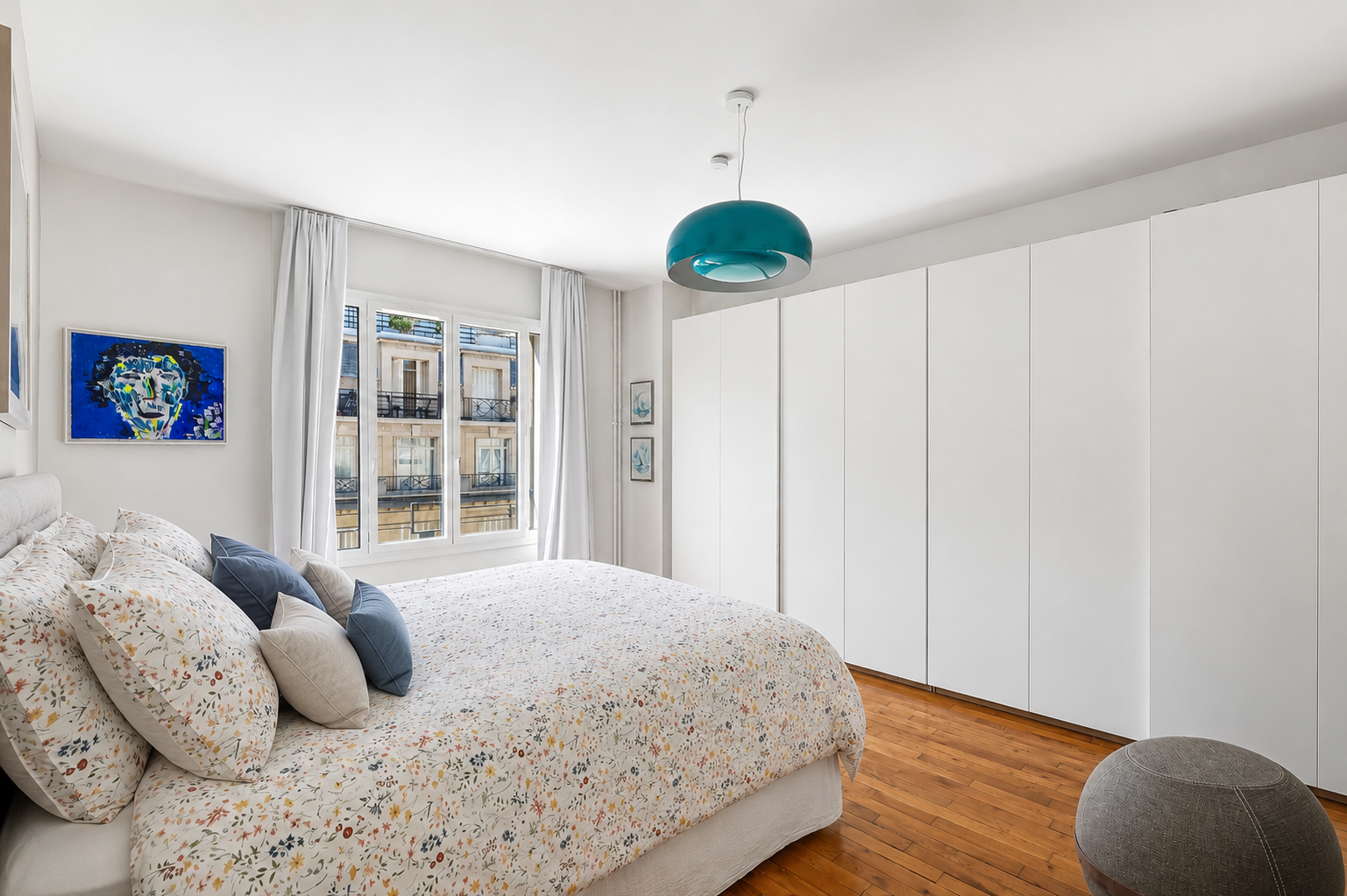 luxury apartment 5 Rooms for sale on PARIS (75016)