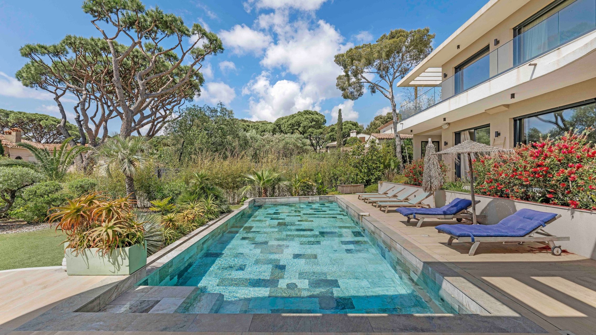 maison contemporaine 9 Pièces en vente sur STE MAXIME (83120)