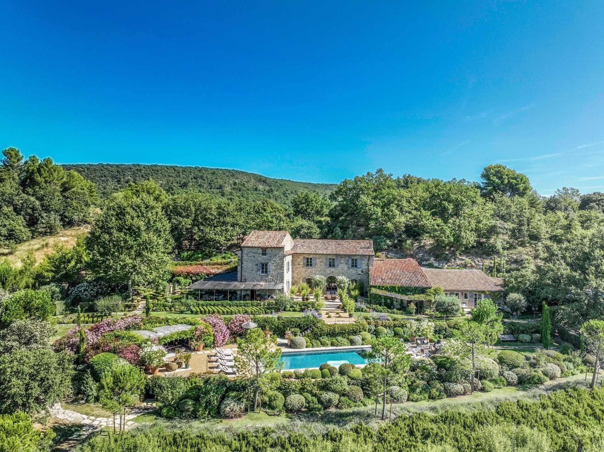maison de luxe 13 Pièces en vente sur LA BASTIDE DES JOURDANS (84240)