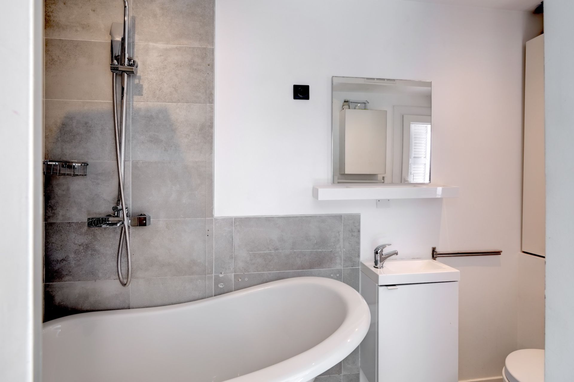 luxury apartment 3 Rooms for sale on CANNES (06400)