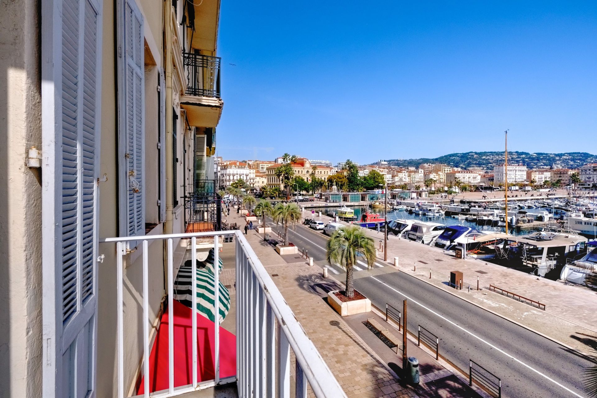 luxury apartment 3 Rooms for sale on CANNES (06400)