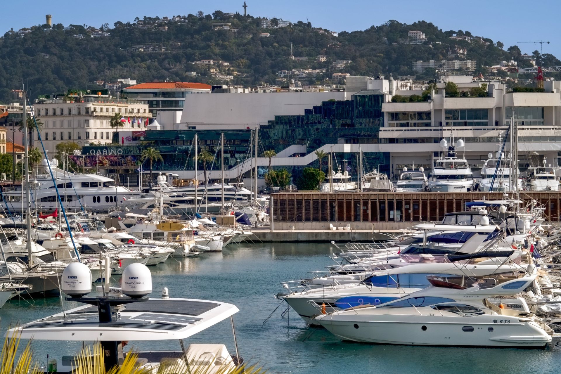 luxury apartment 3 Rooms for sale on CANNES (06400)