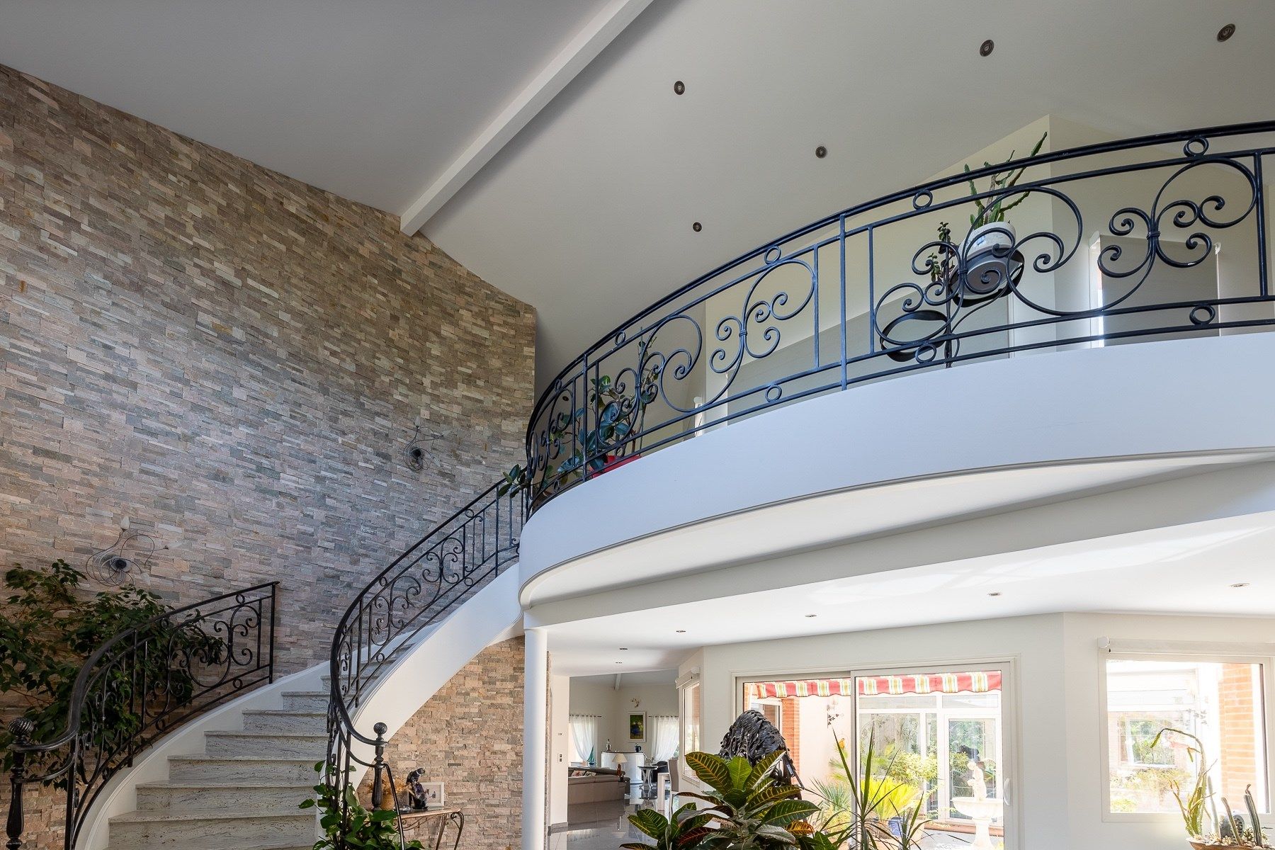 luxury house 9 Rooms for sale on LAVAUR (81500)