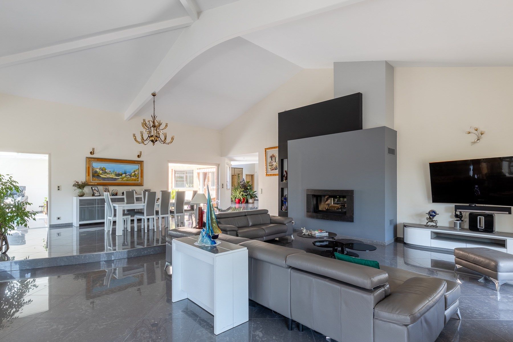 luxury house 9 Rooms for sale on LAVAUR (81500)