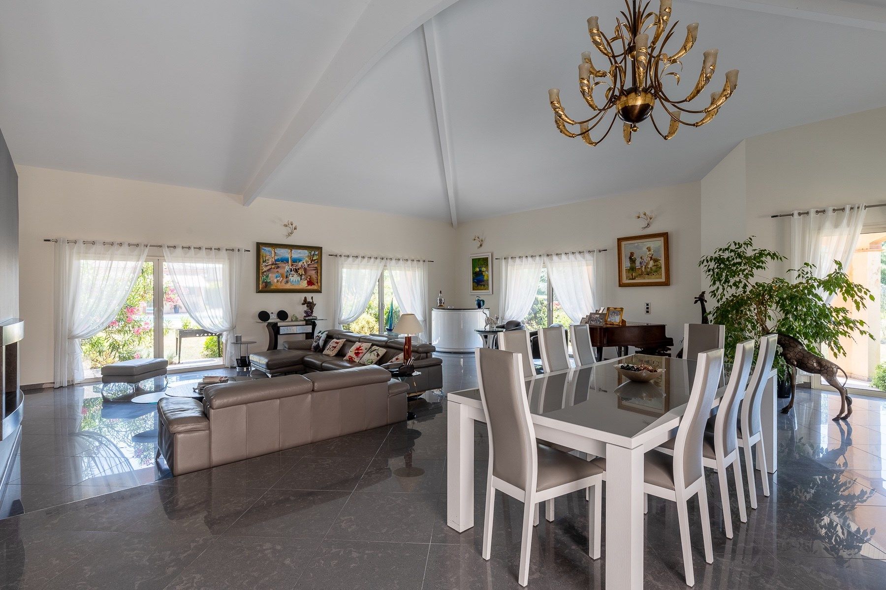 luxury house 9 Rooms for sale on LAVAUR (81500)