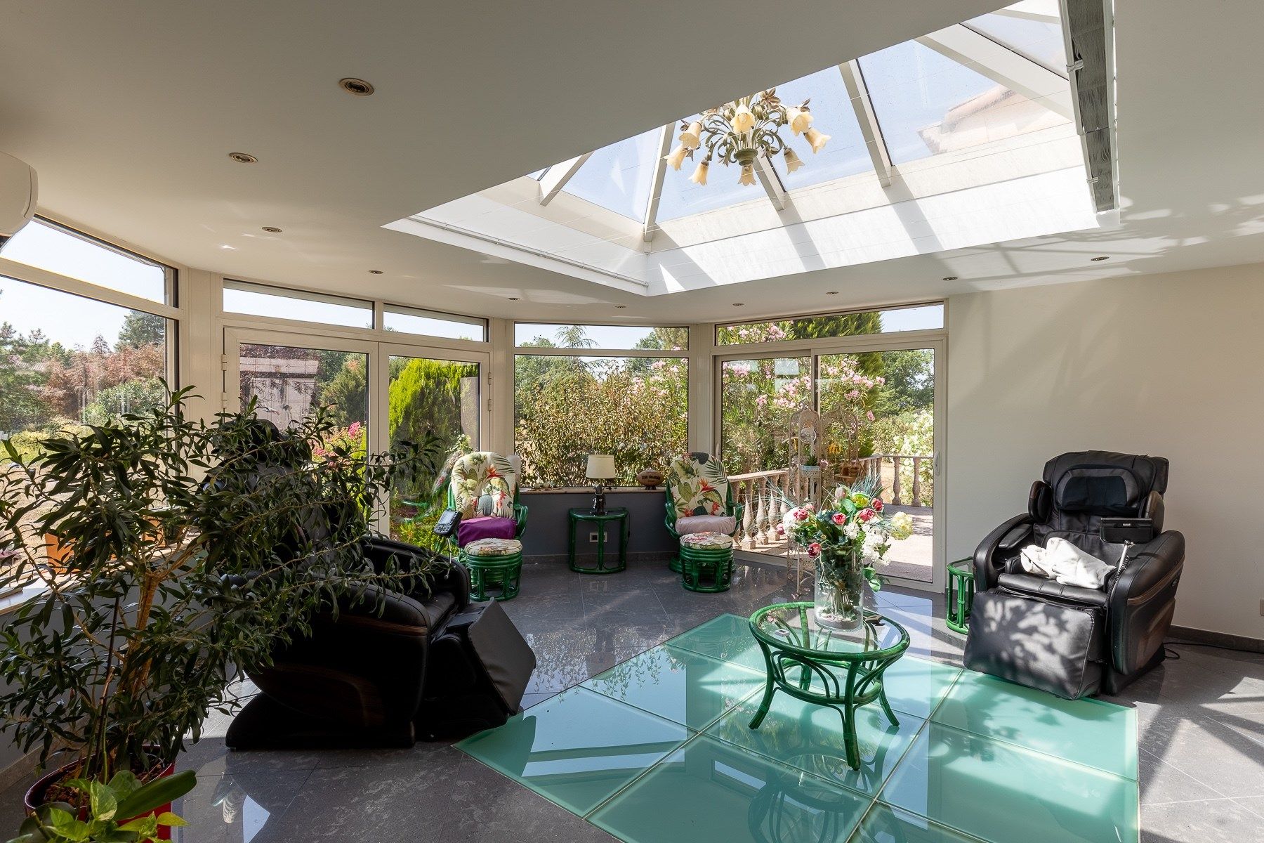 luxury house 9 Rooms for sale on LAVAUR (81500)