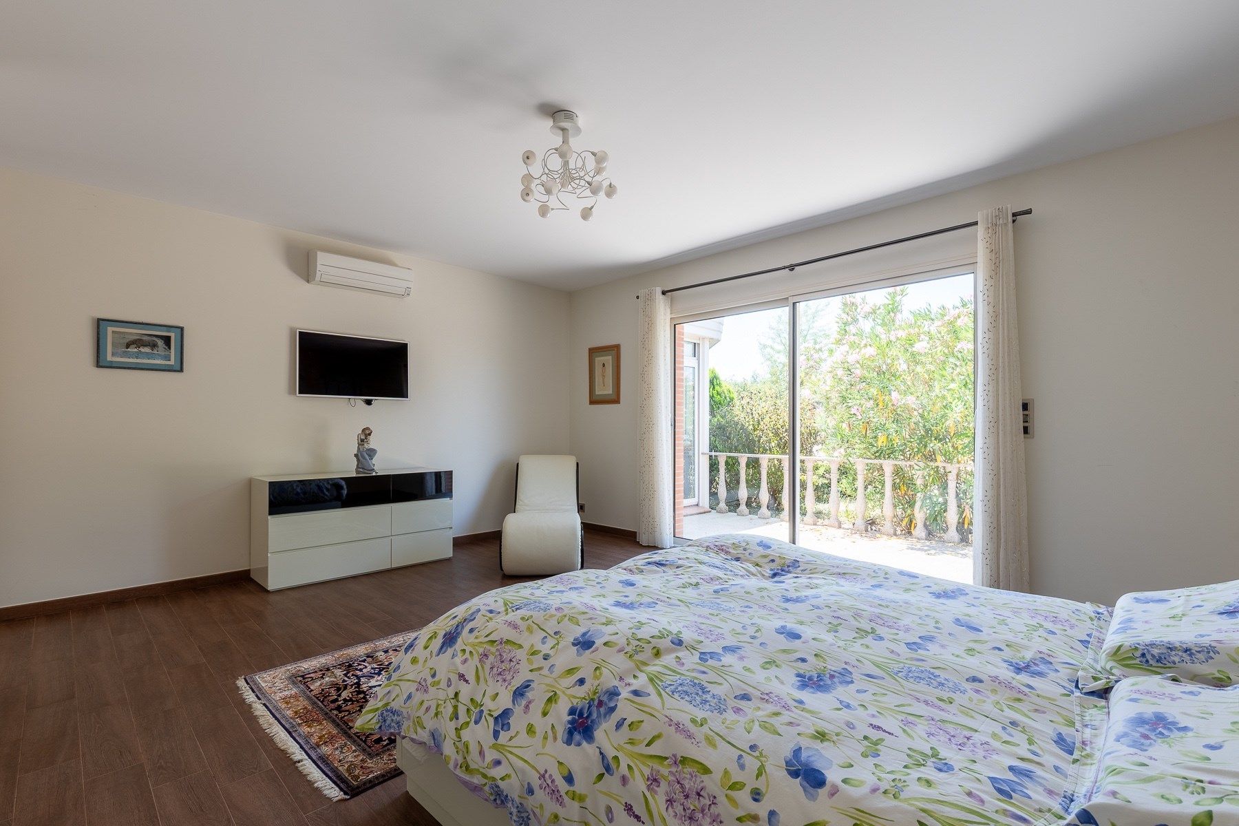 luxury house 9 Rooms for sale on LAVAUR (81500)