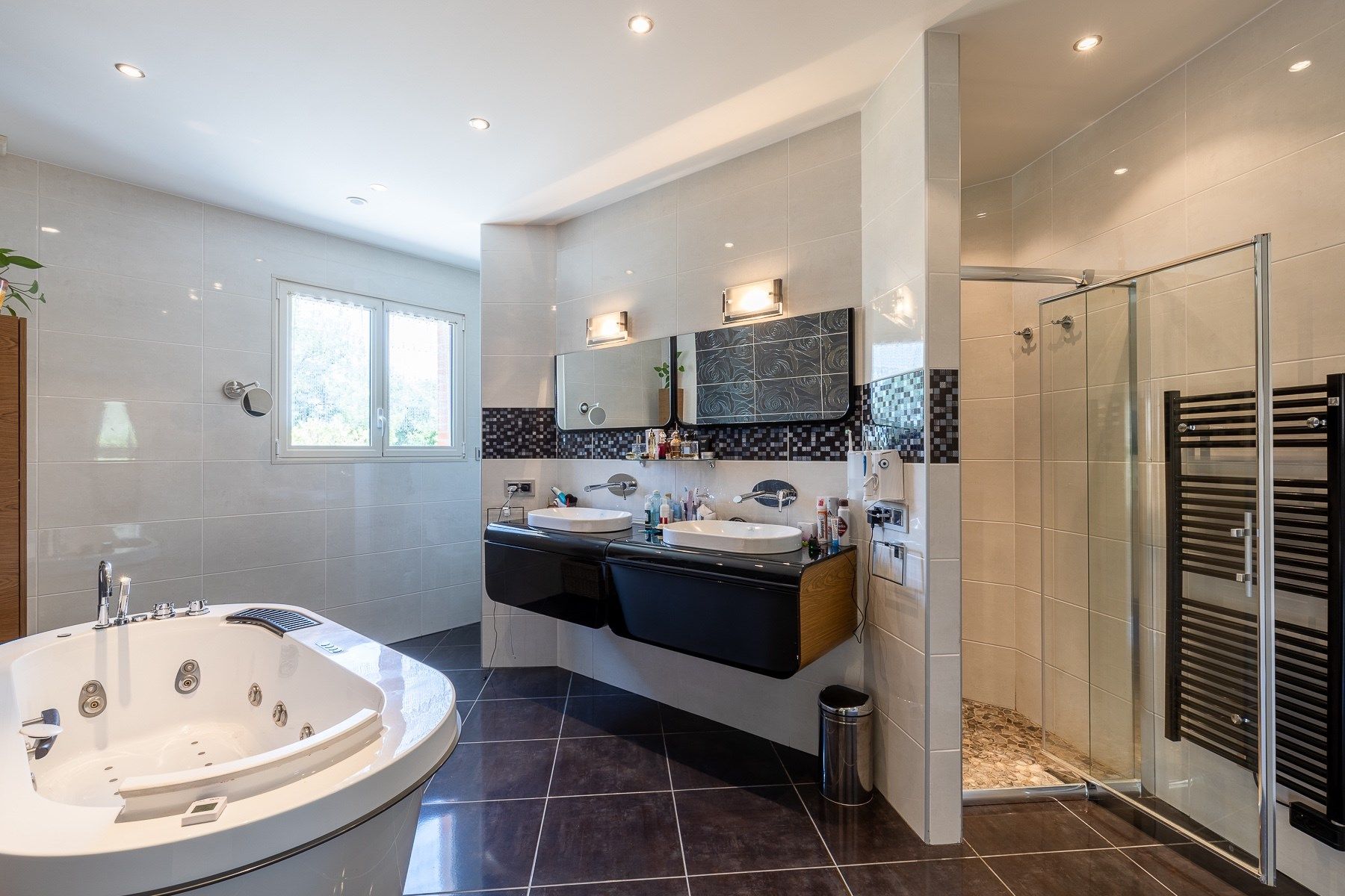 luxury house 9 Rooms for sale on LAVAUR (81500)