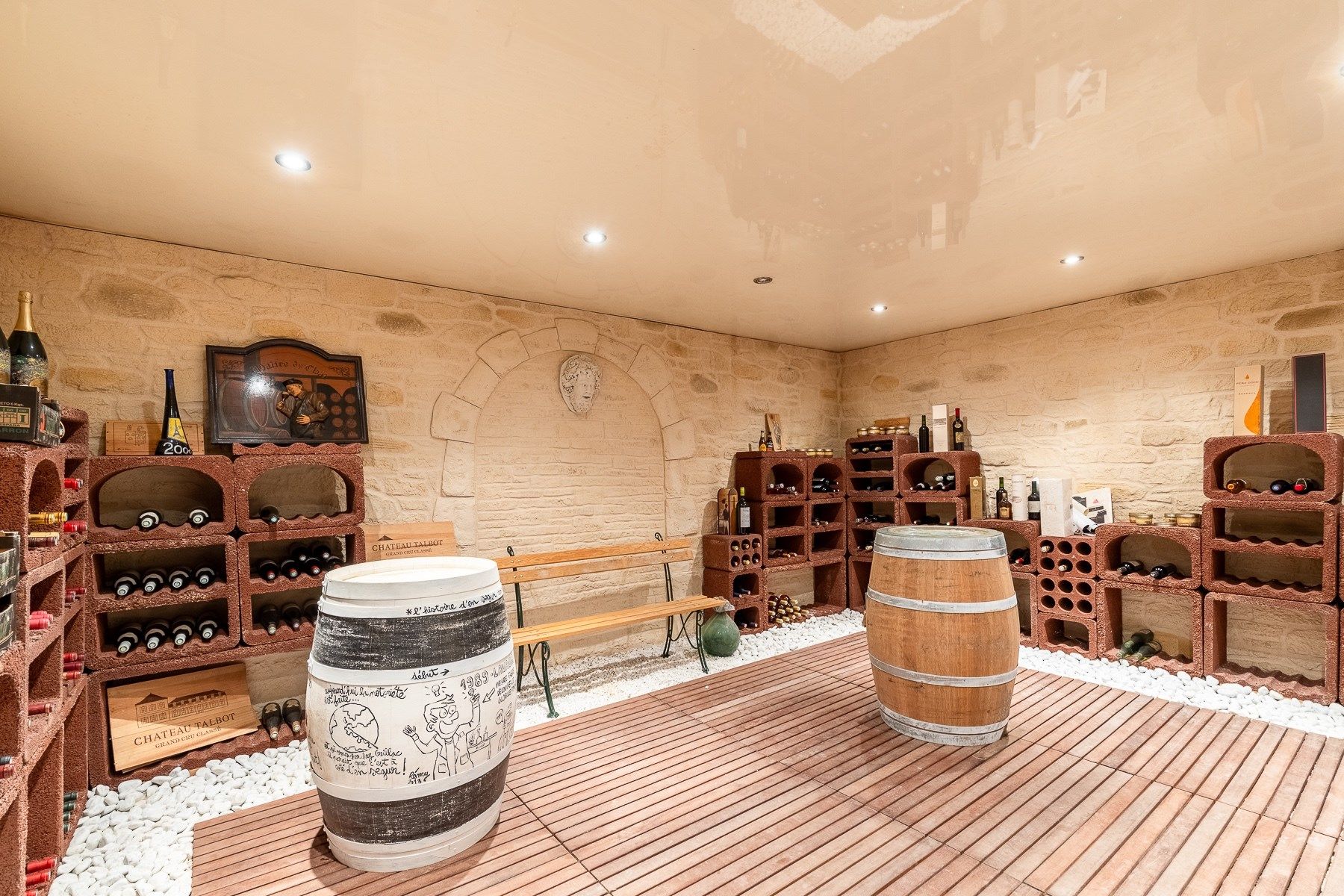 luxury house 9 Rooms for sale on LAVAUR (81500)