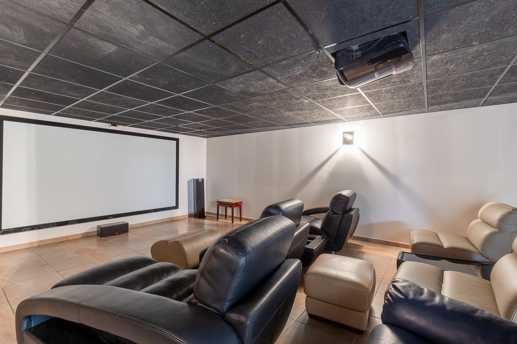 luxury house 9 Rooms for sale on LAVAUR (81500)