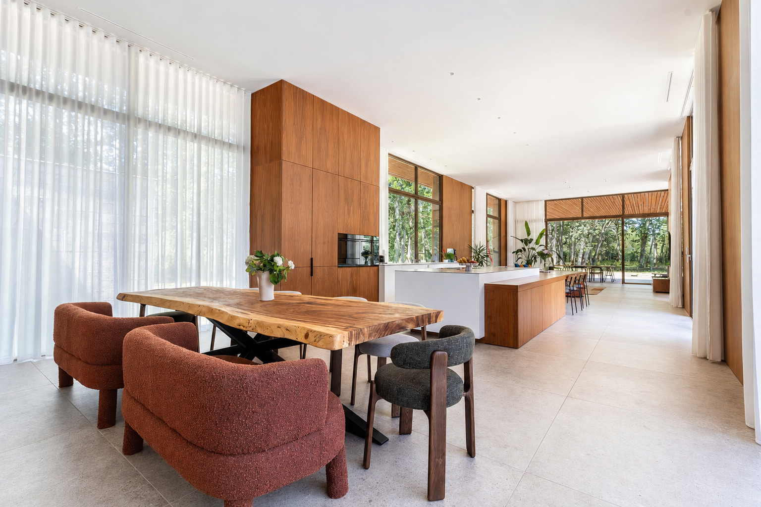 luxury house 10 Rooms for sale on BORDEAUX (33000)