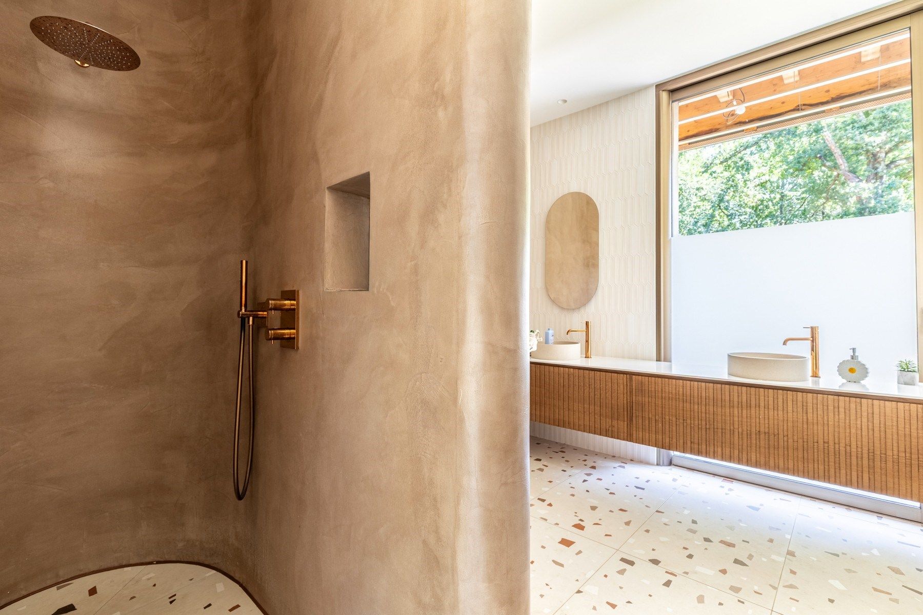 luxury house 10 Rooms for sale on BORDEAUX (33000)