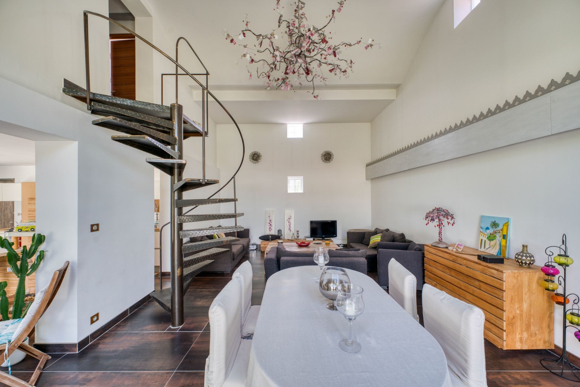 luxury house 11 Rooms for sale on LE CHATEAU D OLERON (17480)