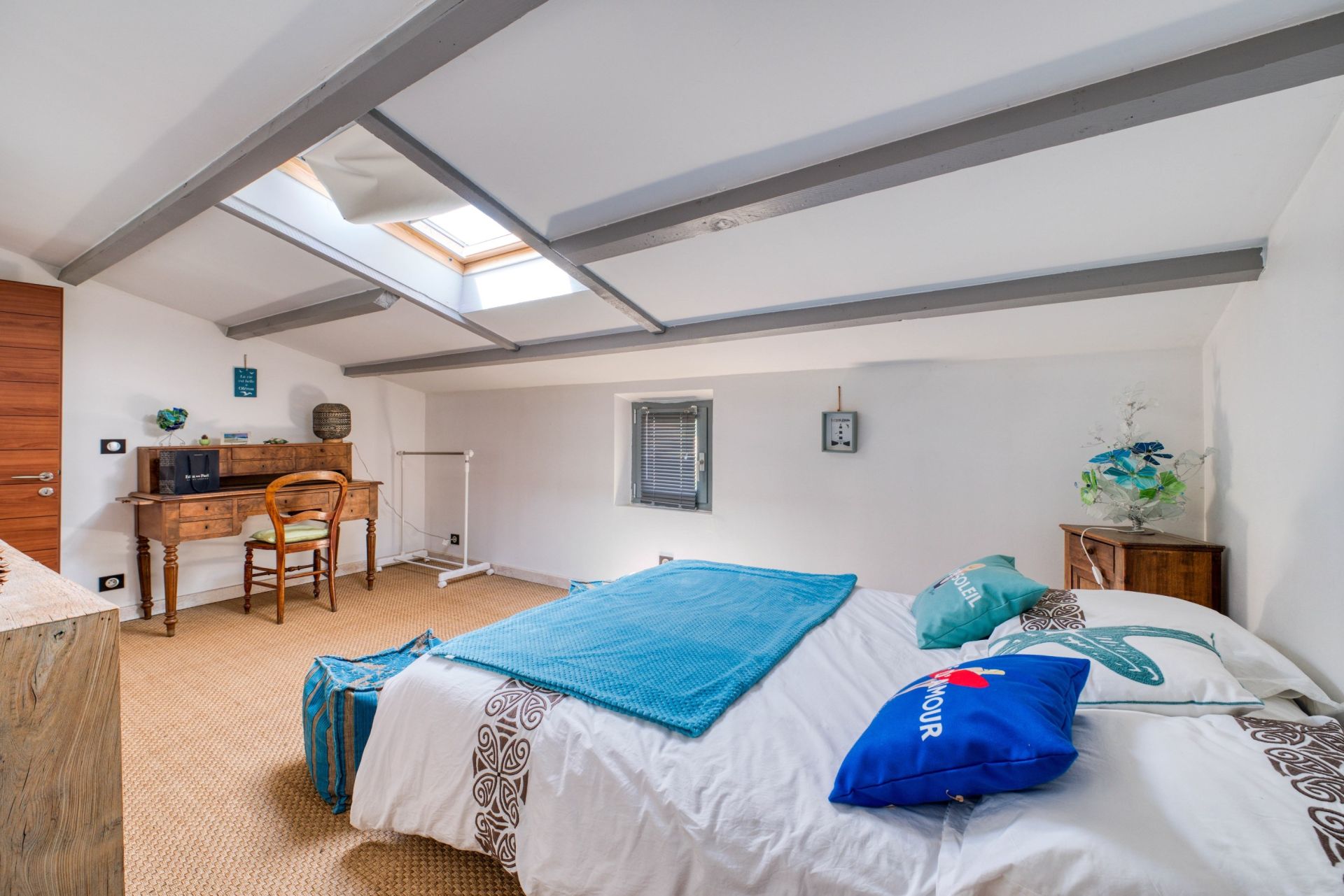 luxury house 11 Rooms for sale on LE CHATEAU D OLERON (17480)
