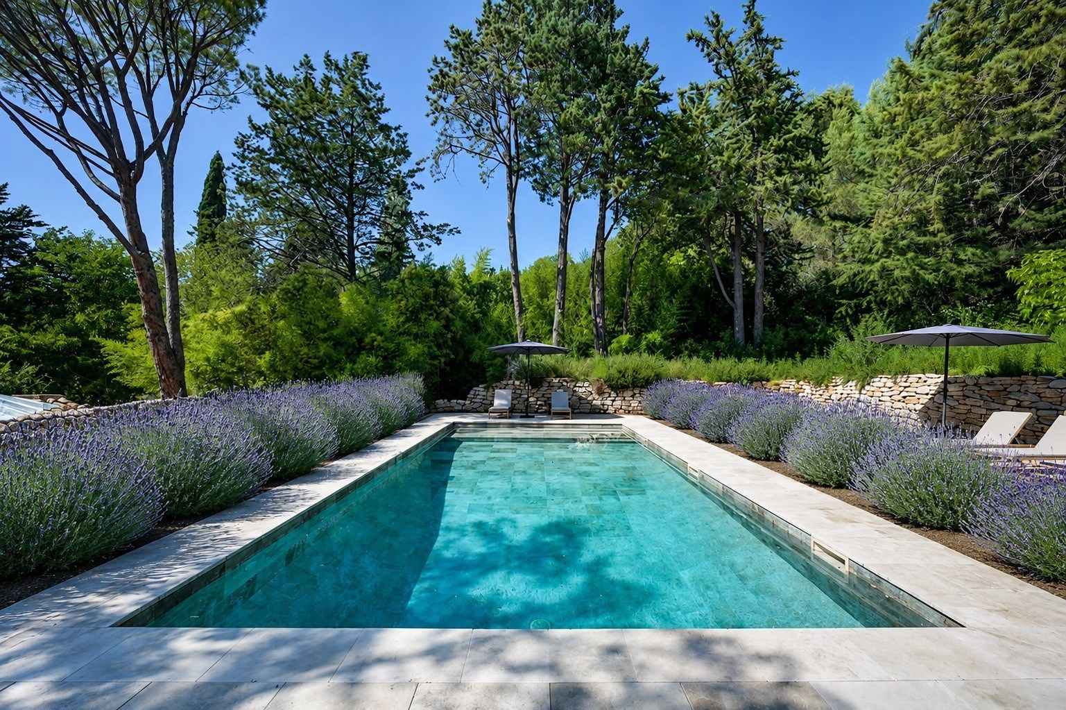 luxury house 7 Rooms for sale on AIX EN PROVENCE (13100)