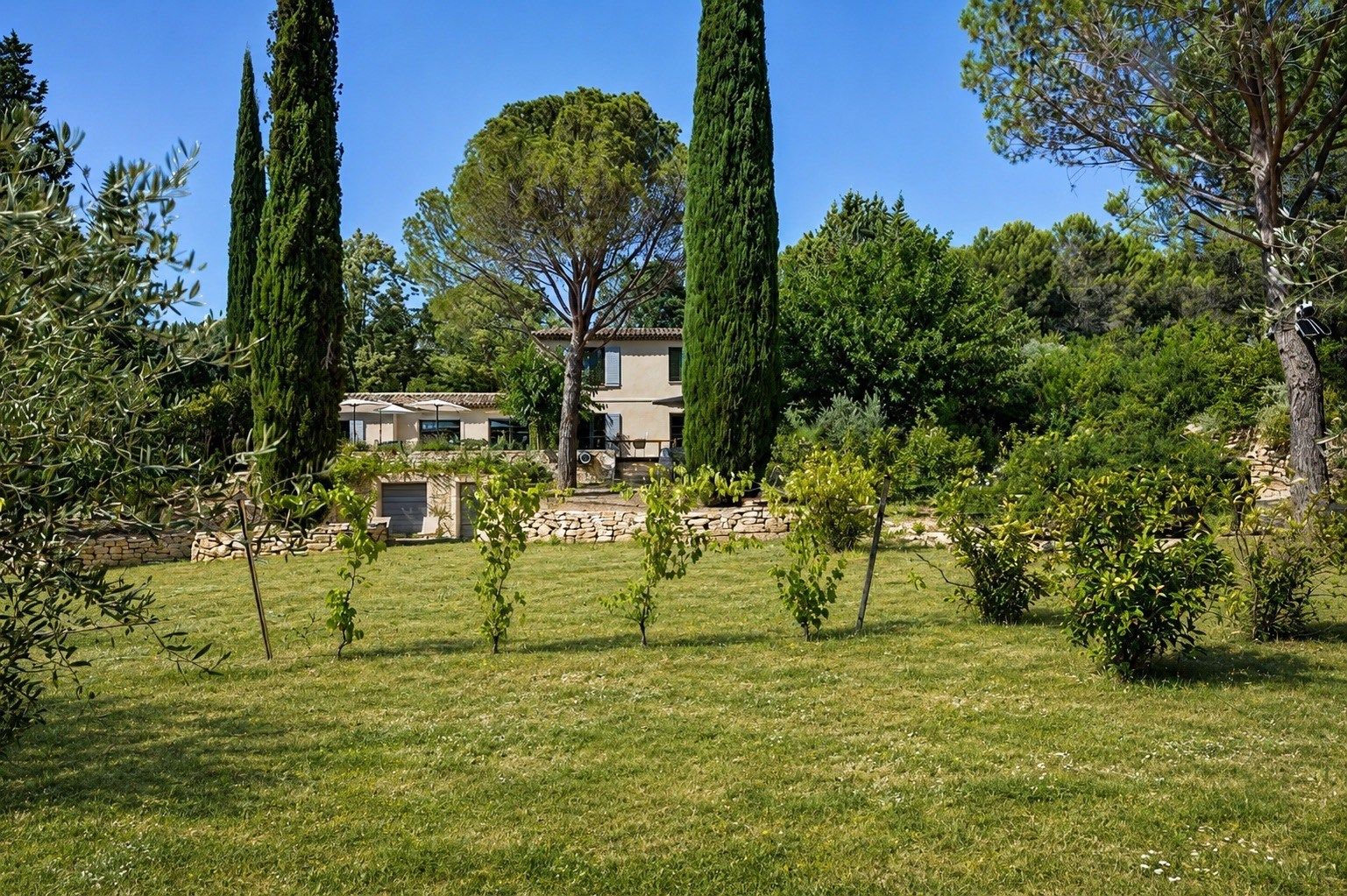 luxury house 7 Rooms for sale on AIX EN PROVENCE (13100)