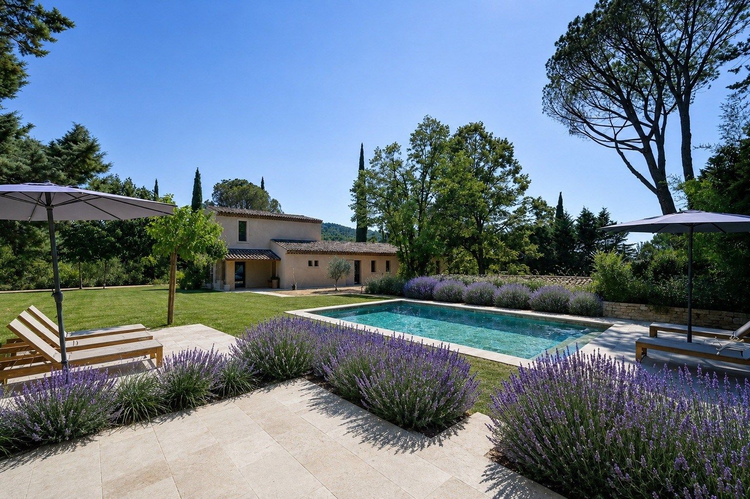 luxury house 7 Rooms for sale on AIX EN PROVENCE (13100)