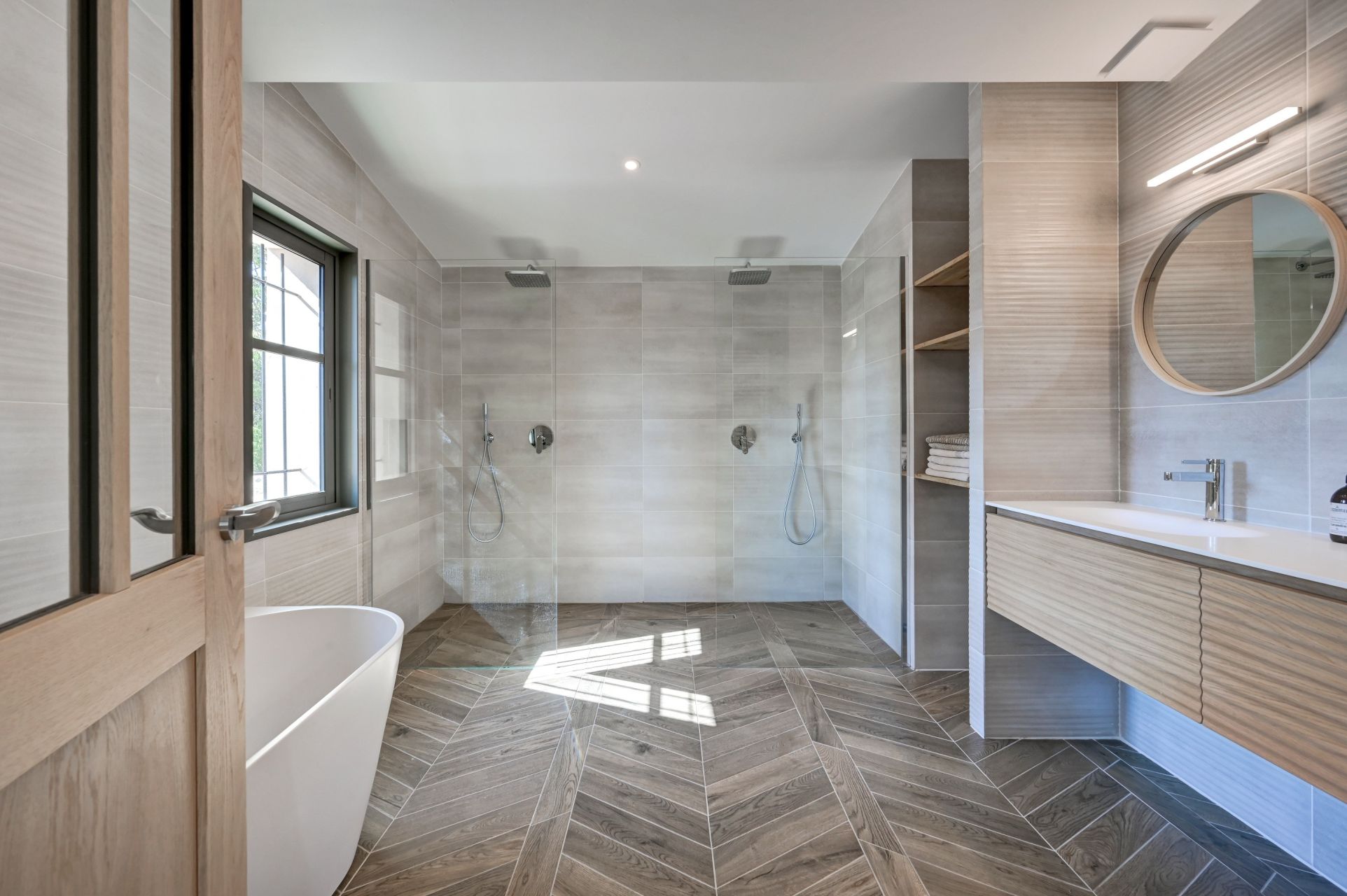 luxury house 7 Rooms for sale on AIX EN PROVENCE (13100)