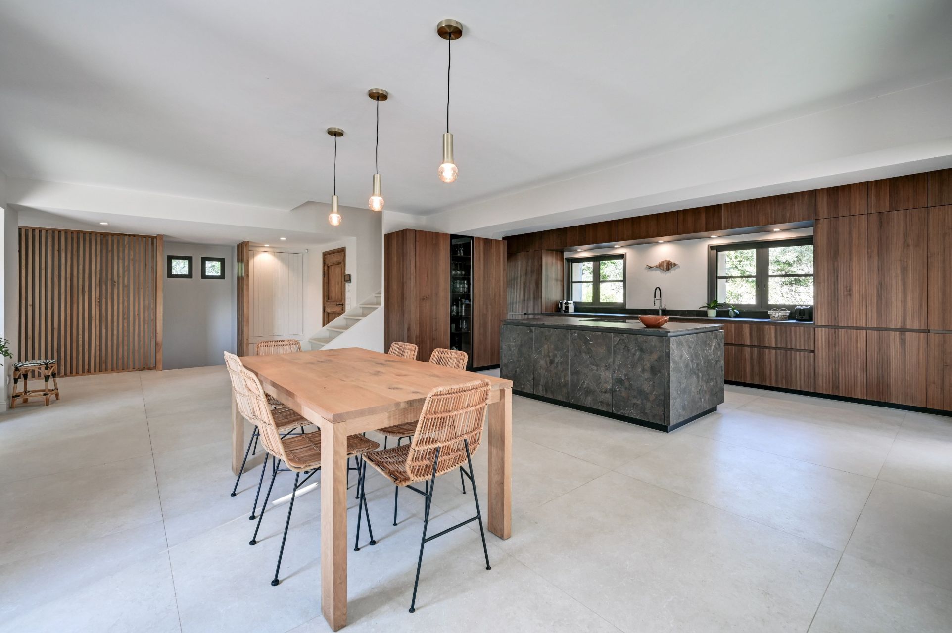 luxury house 7 Rooms for sale on AIX EN PROVENCE (13100)