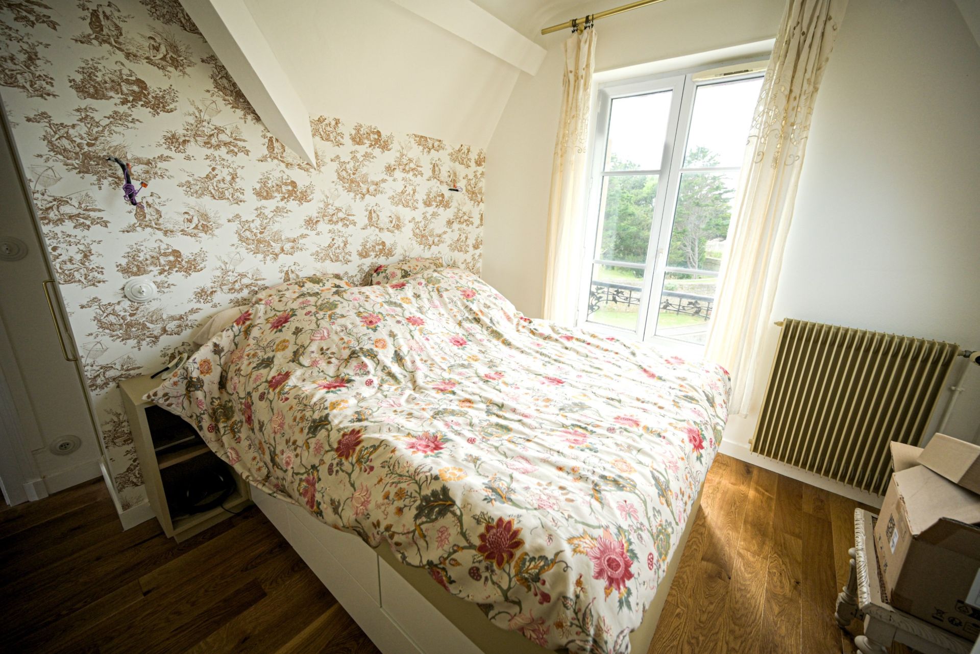 luxury house 7 Rooms for sale on BERNIERES SUR MER (14990)