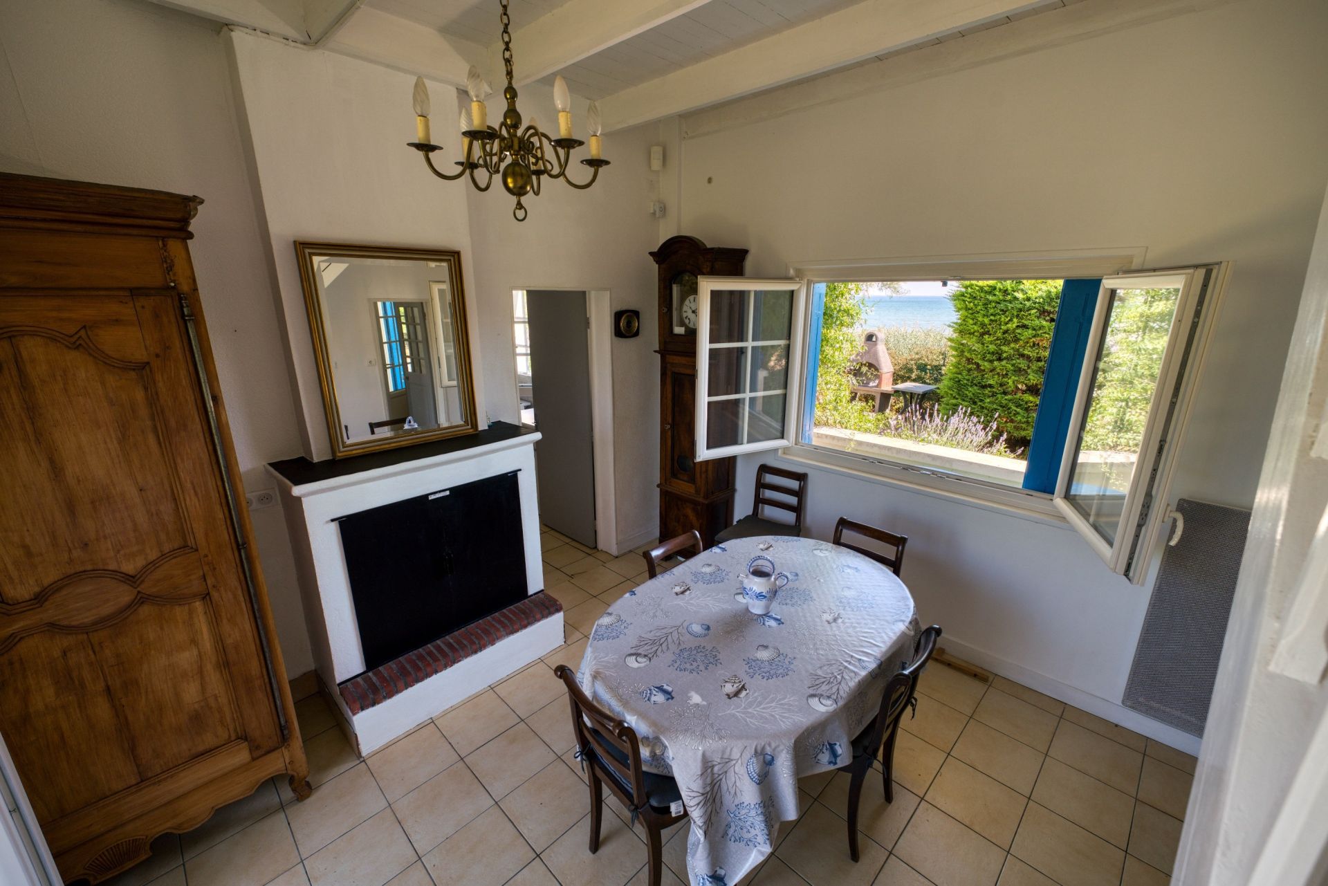 luxury house 6 Rooms for sale on ST DENIS D OLERON (17650)