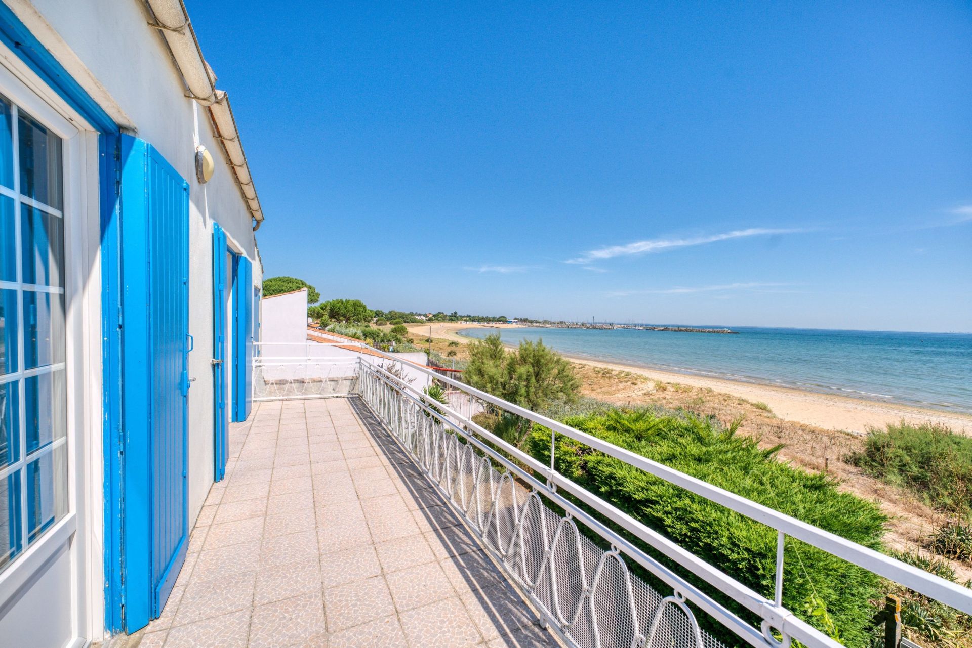 luxury house 6 Rooms for sale on ST DENIS D OLERON (17650)