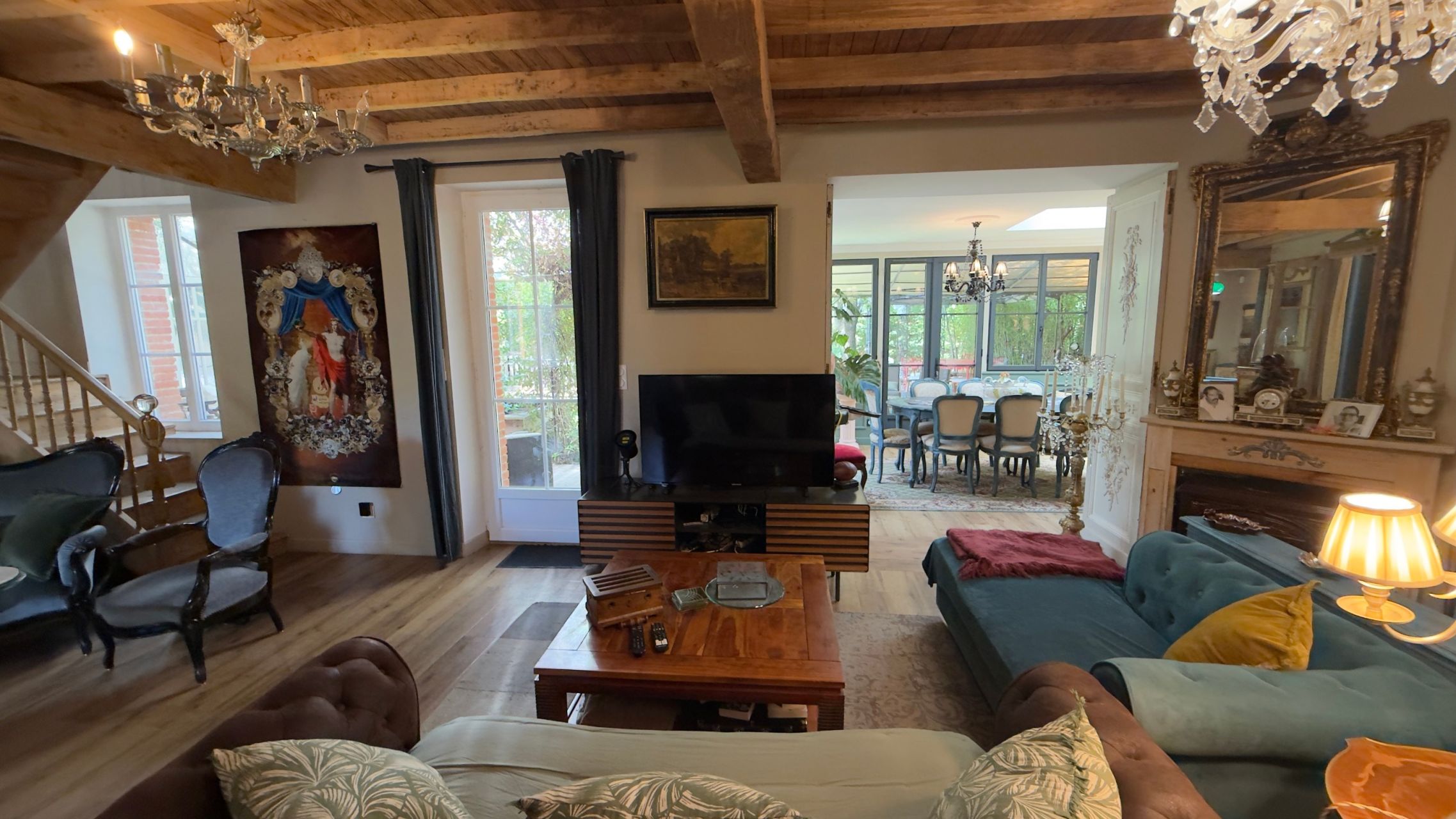 luxury house 6 Rooms for sale on LAVAUR (81500)