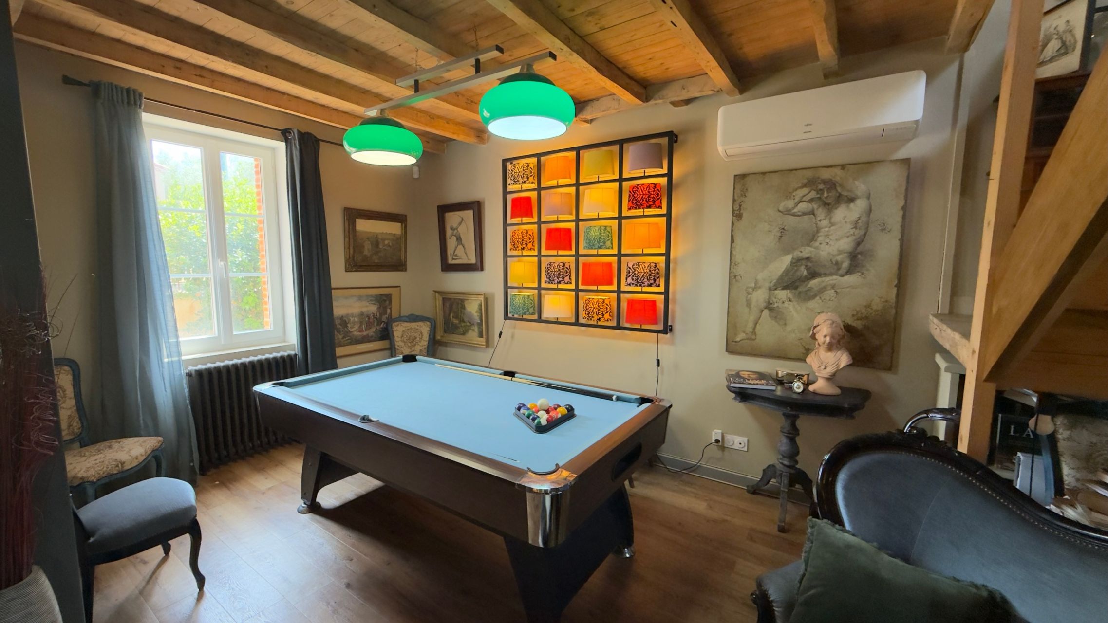 luxury house 6 Rooms for sale on LAVAUR (81500)
