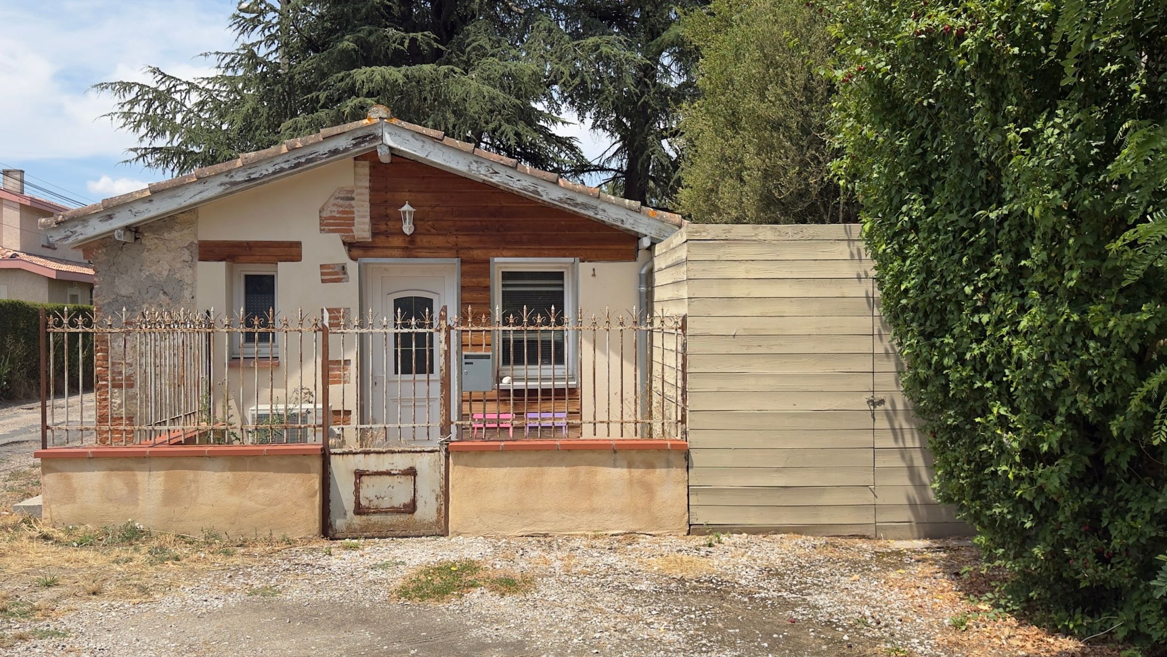luxury house 6 Rooms for sale on LAVAUR (81500)