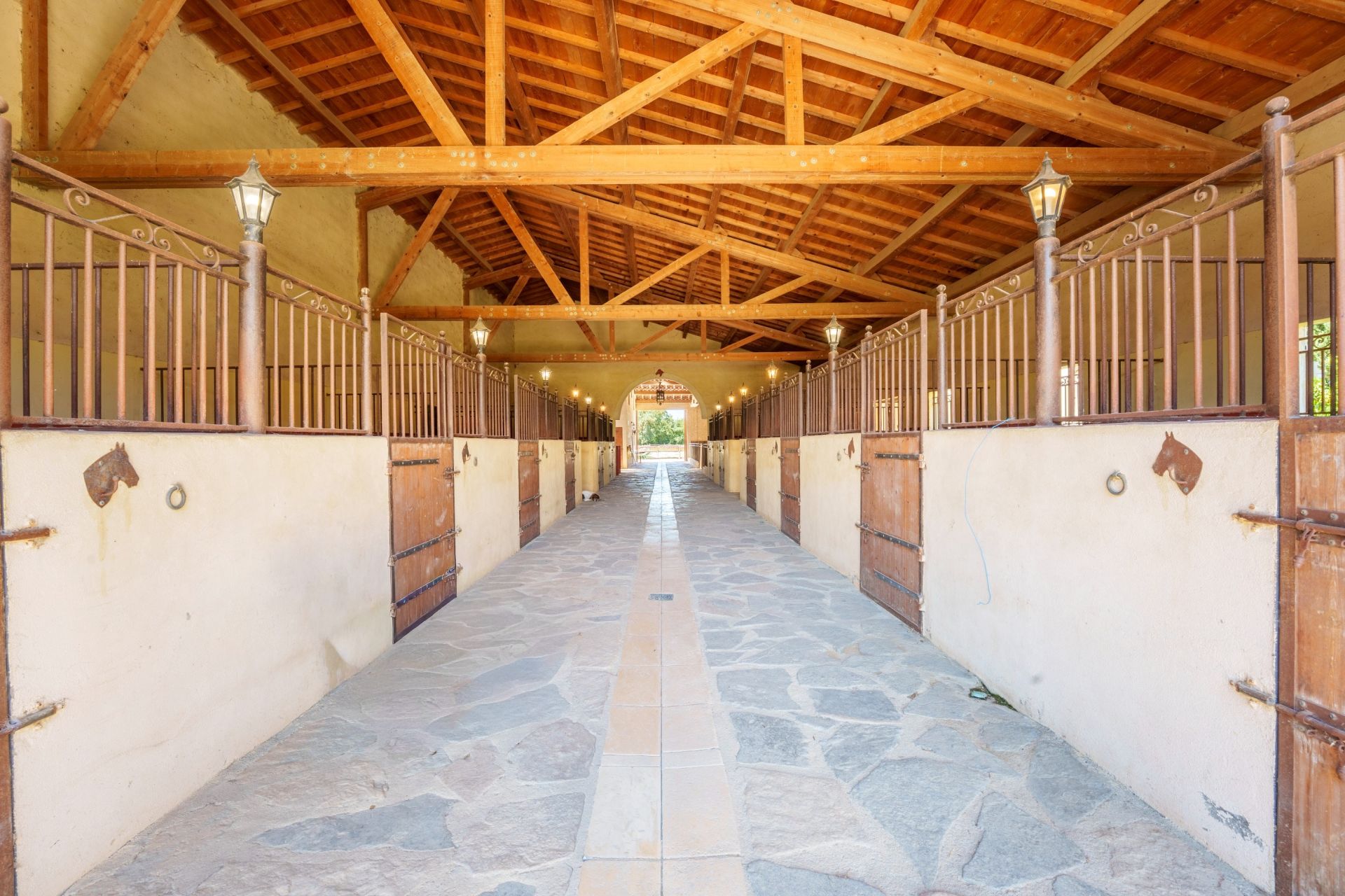 equestrian property 6 Rooms for sale on MONTPELLIER (34000)