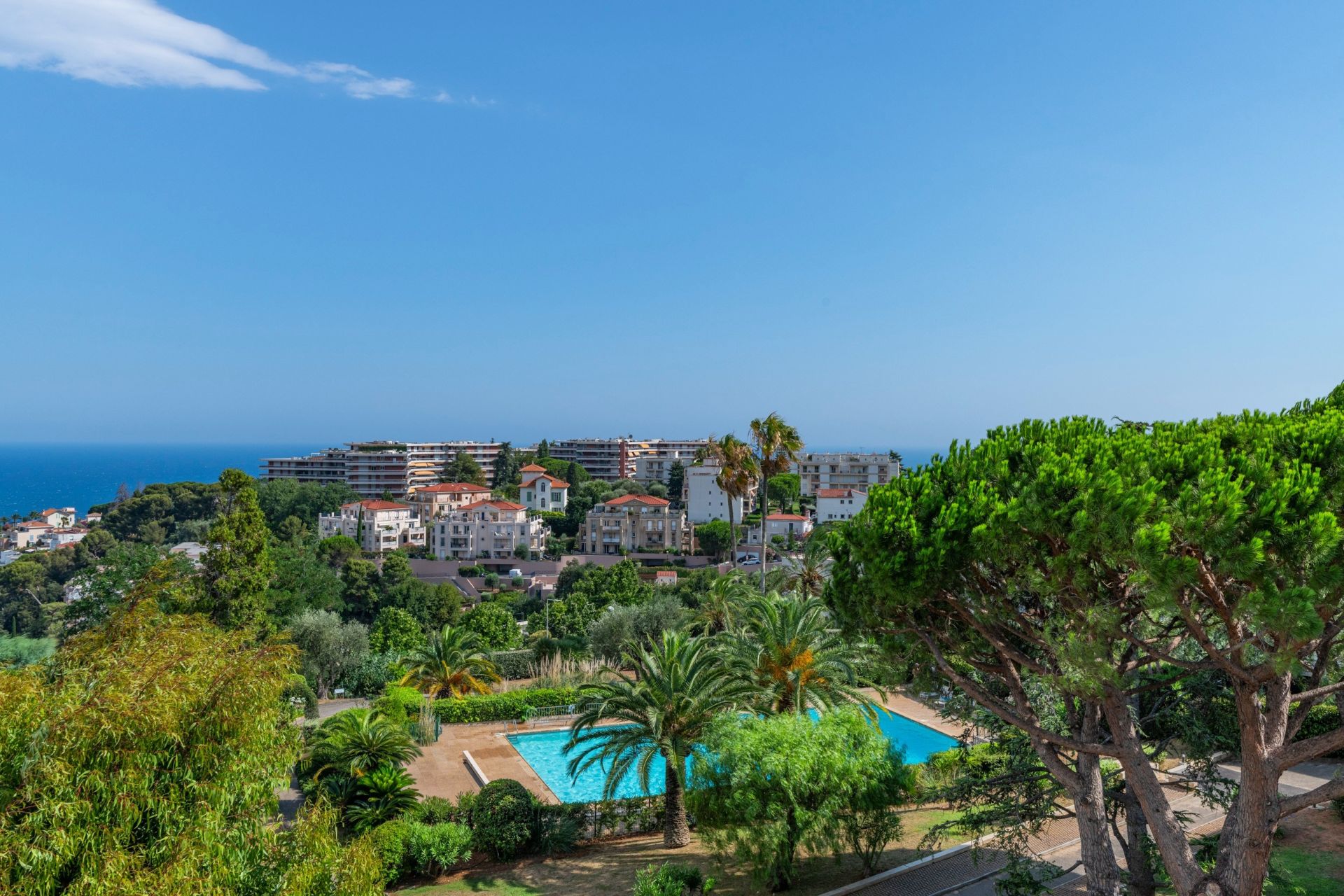 luxury apartment 3 Rooms for sale on NICE (06000)
