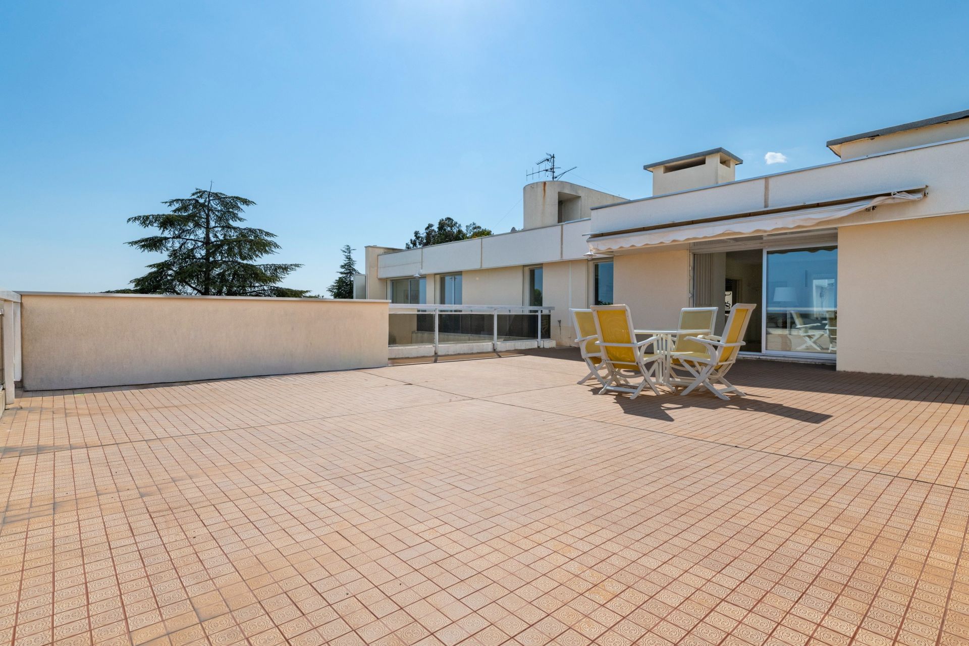 luxury apartment 3 Rooms for sale on NICE (06000)