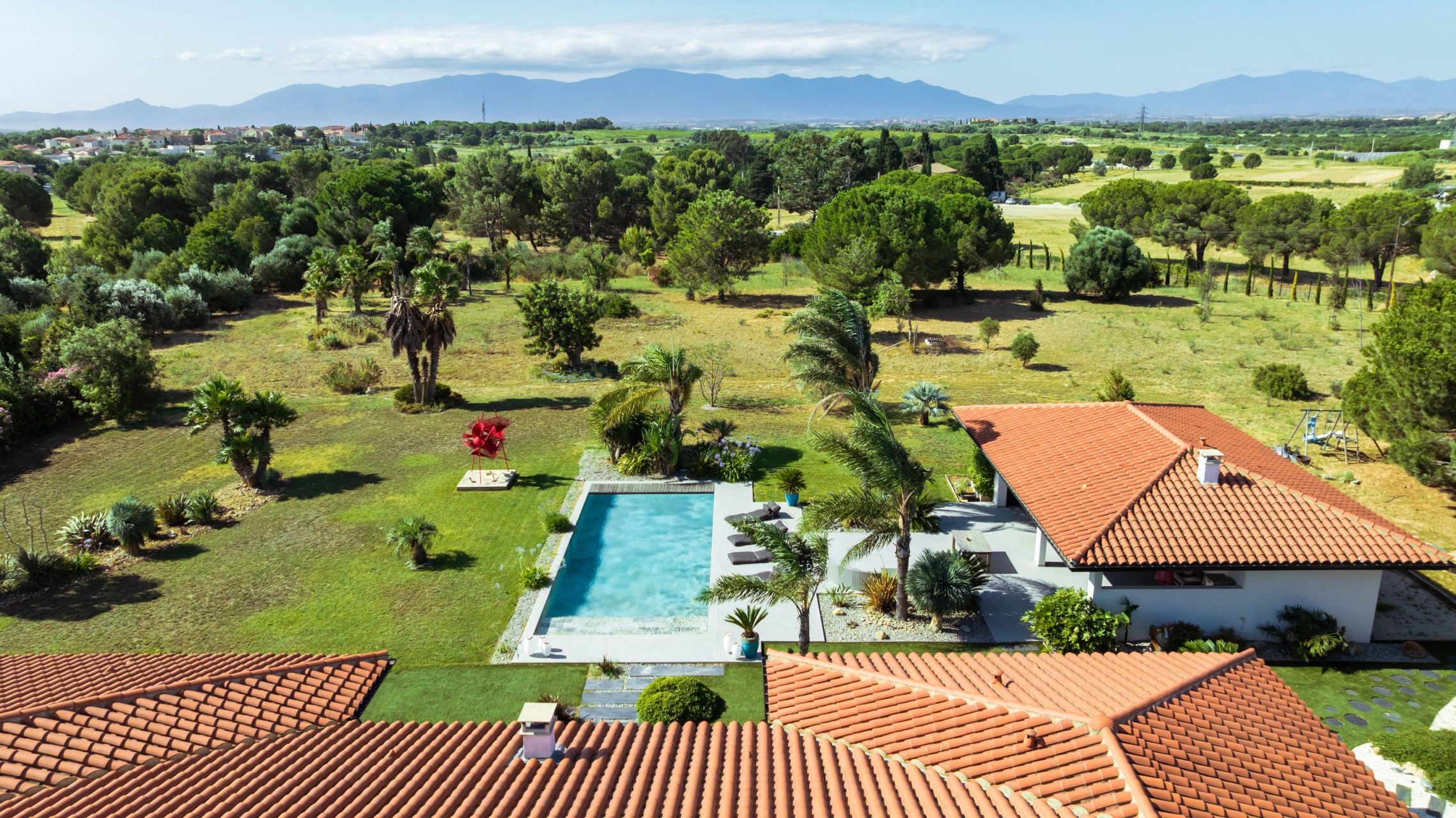 luxury house 6 Rooms for sale on PERPIGNAN (66000)
