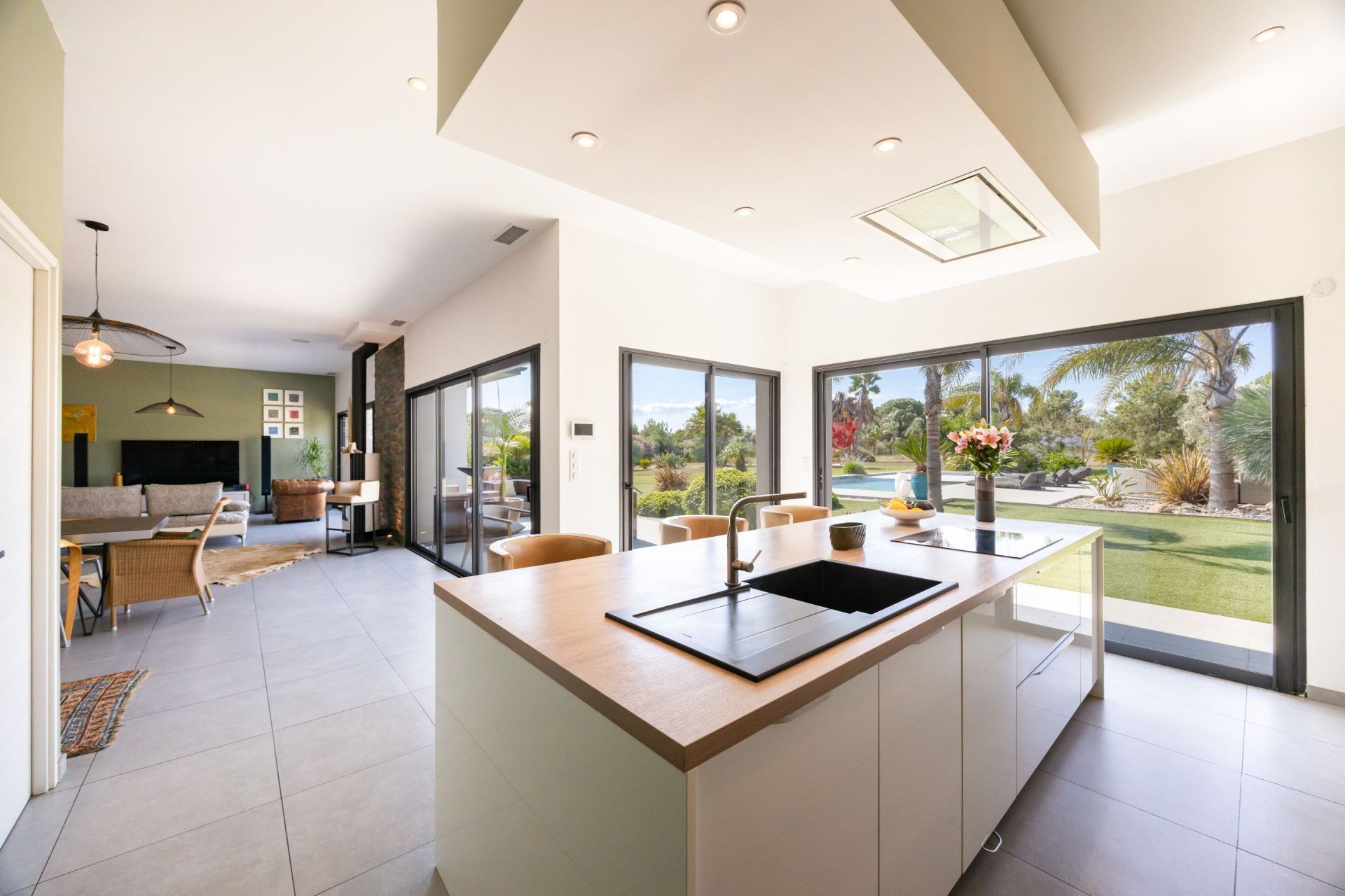 luxury house 6 Rooms for sale on PERPIGNAN (66000)