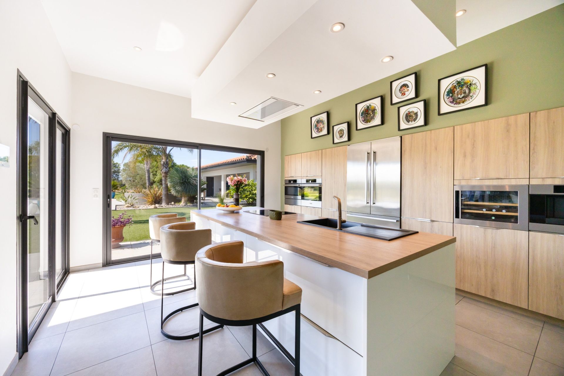 luxury house 6 Rooms for sale on PERPIGNAN (66000)