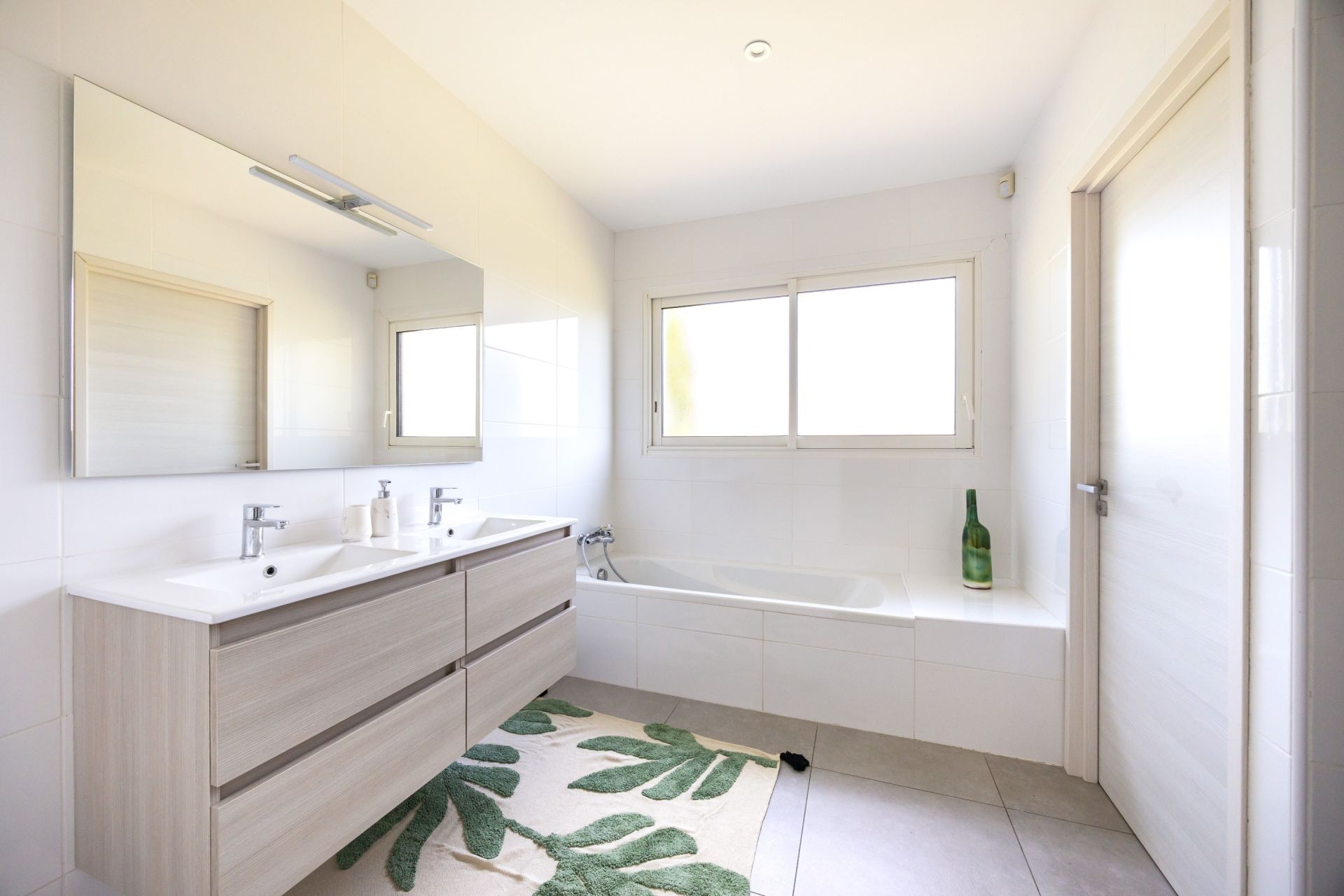 luxury house 6 Rooms for sale on PERPIGNAN (66000)