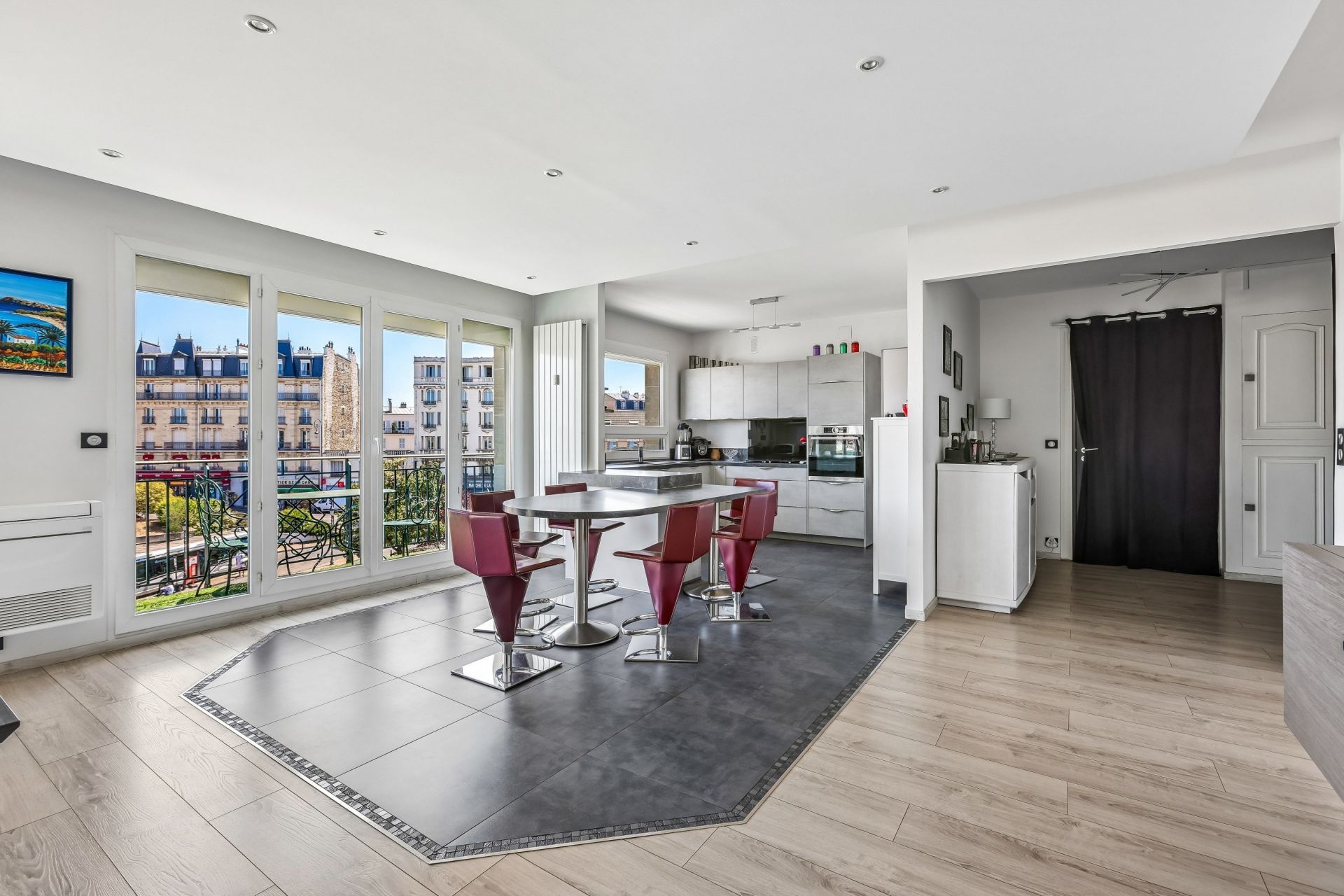 luxury apartment 6 Rooms for sale on MAISONS LAFFITTE (78600)
