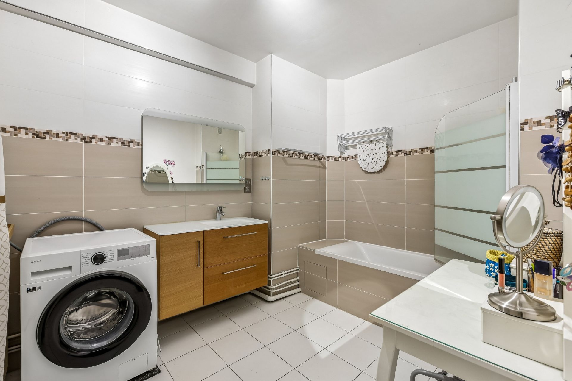 luxury apartment 6 Rooms for sale on MAISONS LAFFITTE (78600)