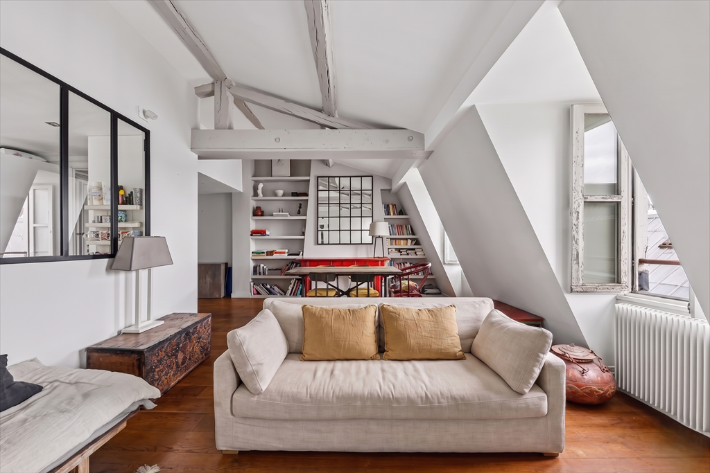 luxury apartment 4 Rooms for sale on PARIS (75003)