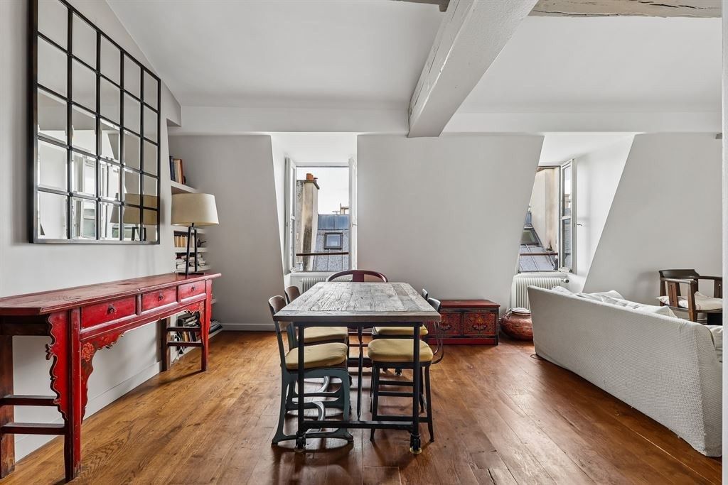 luxury apartment 4 Rooms for sale on PARIS (75003)
