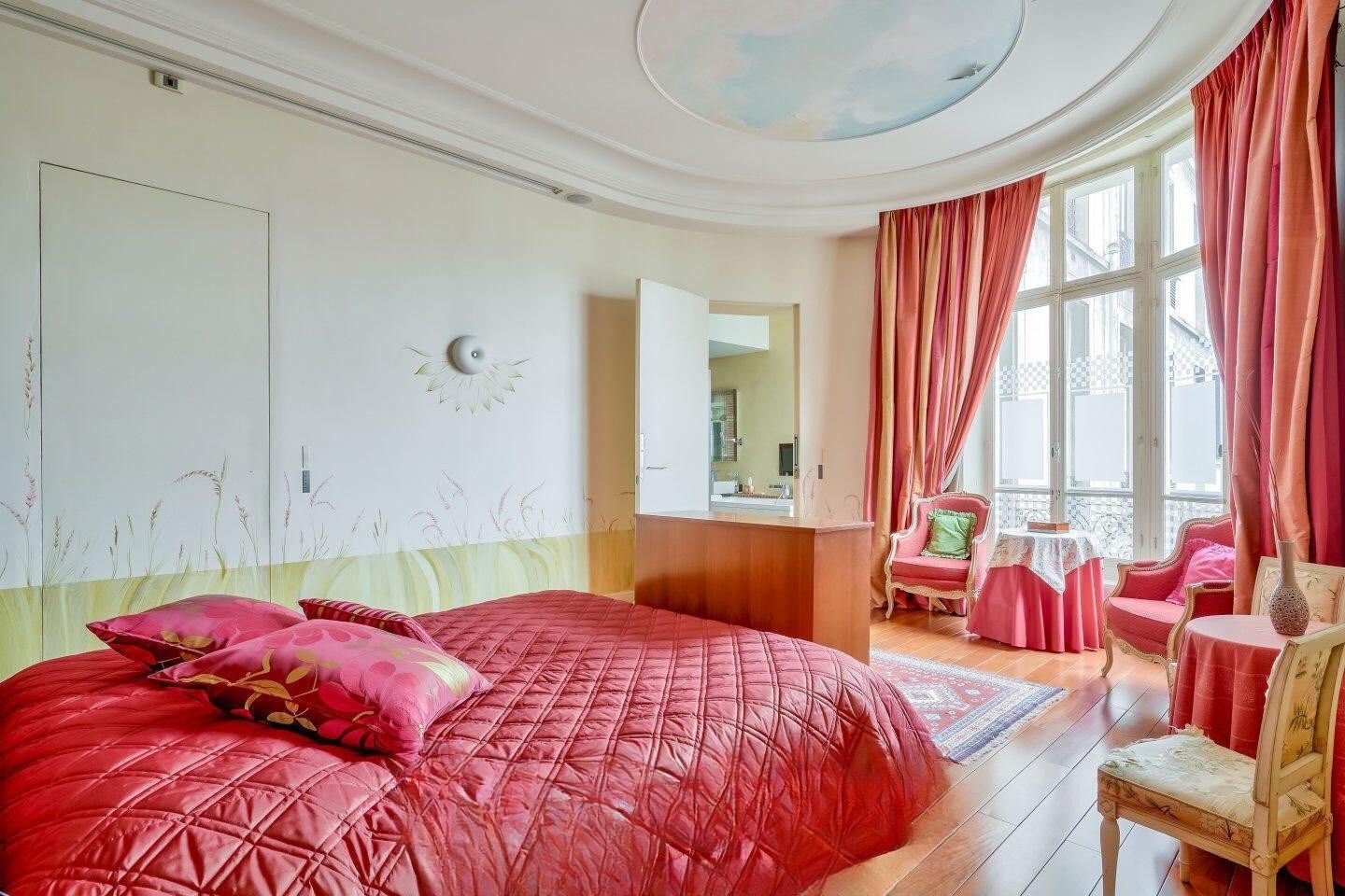 luxury apartment 5 Rooms for sale on PARIS (75016)
