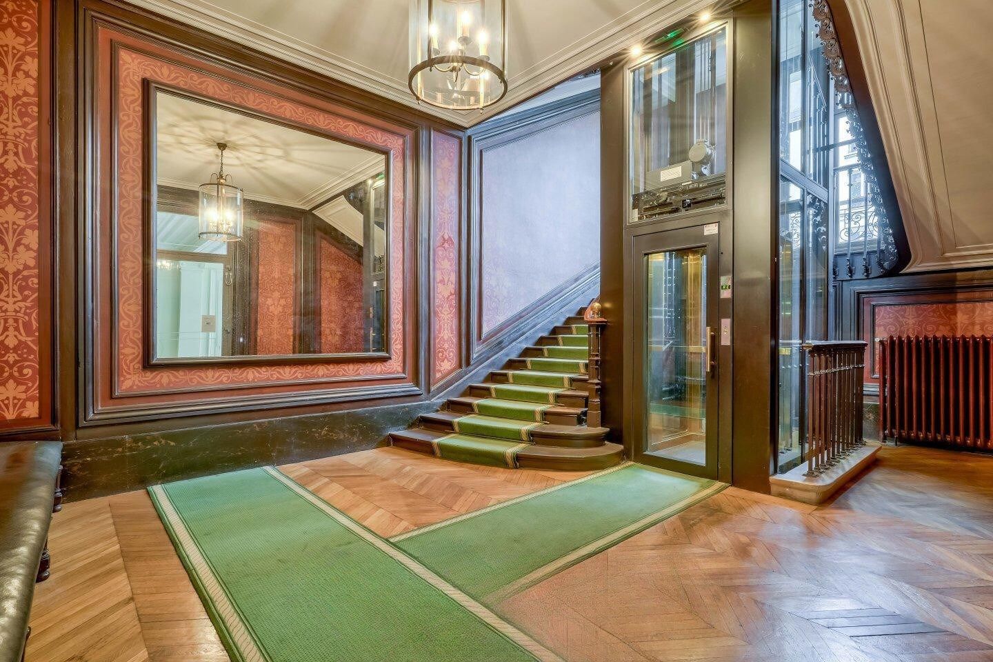 luxury apartment 5 Rooms for sale on PARIS (75016)