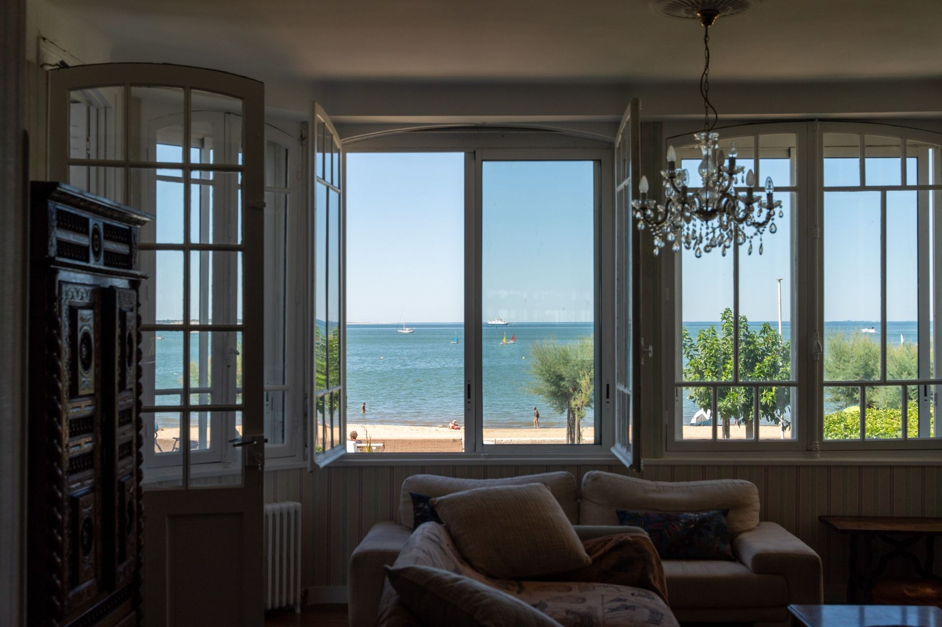 luxury house 12 Rooms for sale on ROYAN (17200)