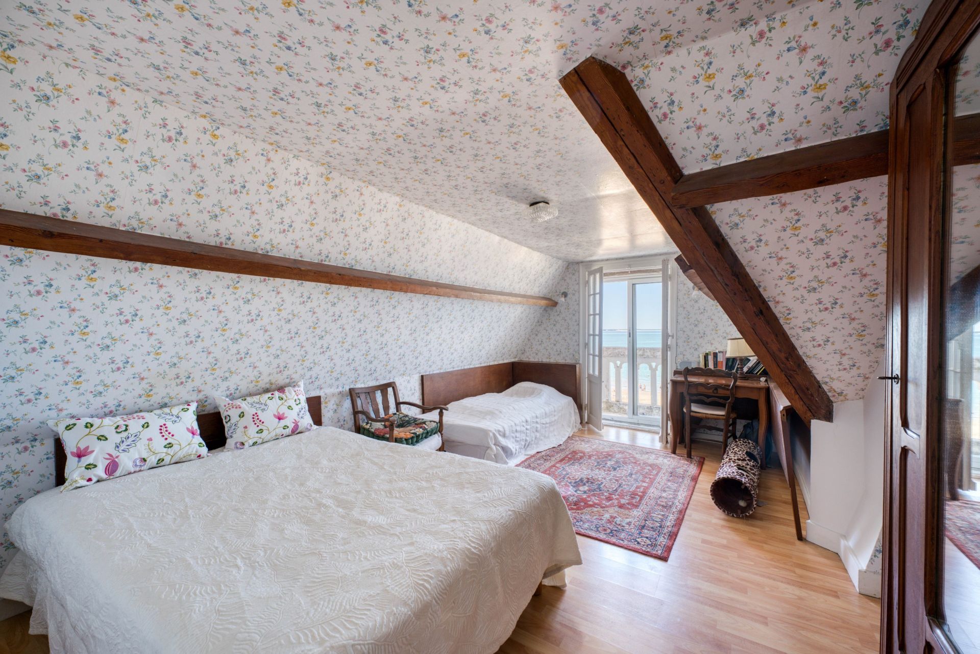 luxury house 12 Rooms for sale on ROYAN (17200)