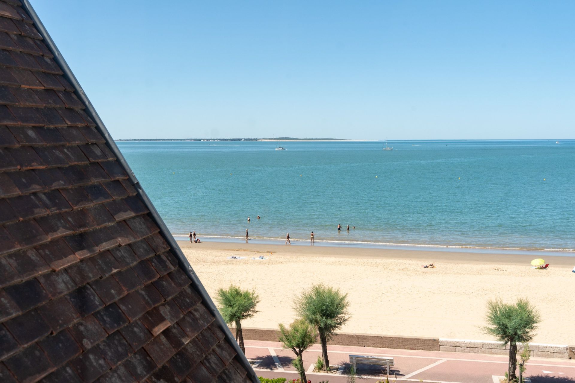 luxury house 12 Rooms for sale on ROYAN (17200)