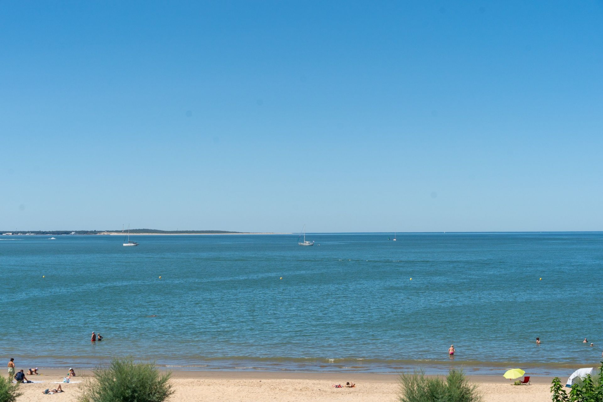 luxury house 12 Rooms for sale on ROYAN (17200)