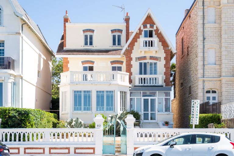 luxury house 12 Rooms for sale on ROYAN (17200)