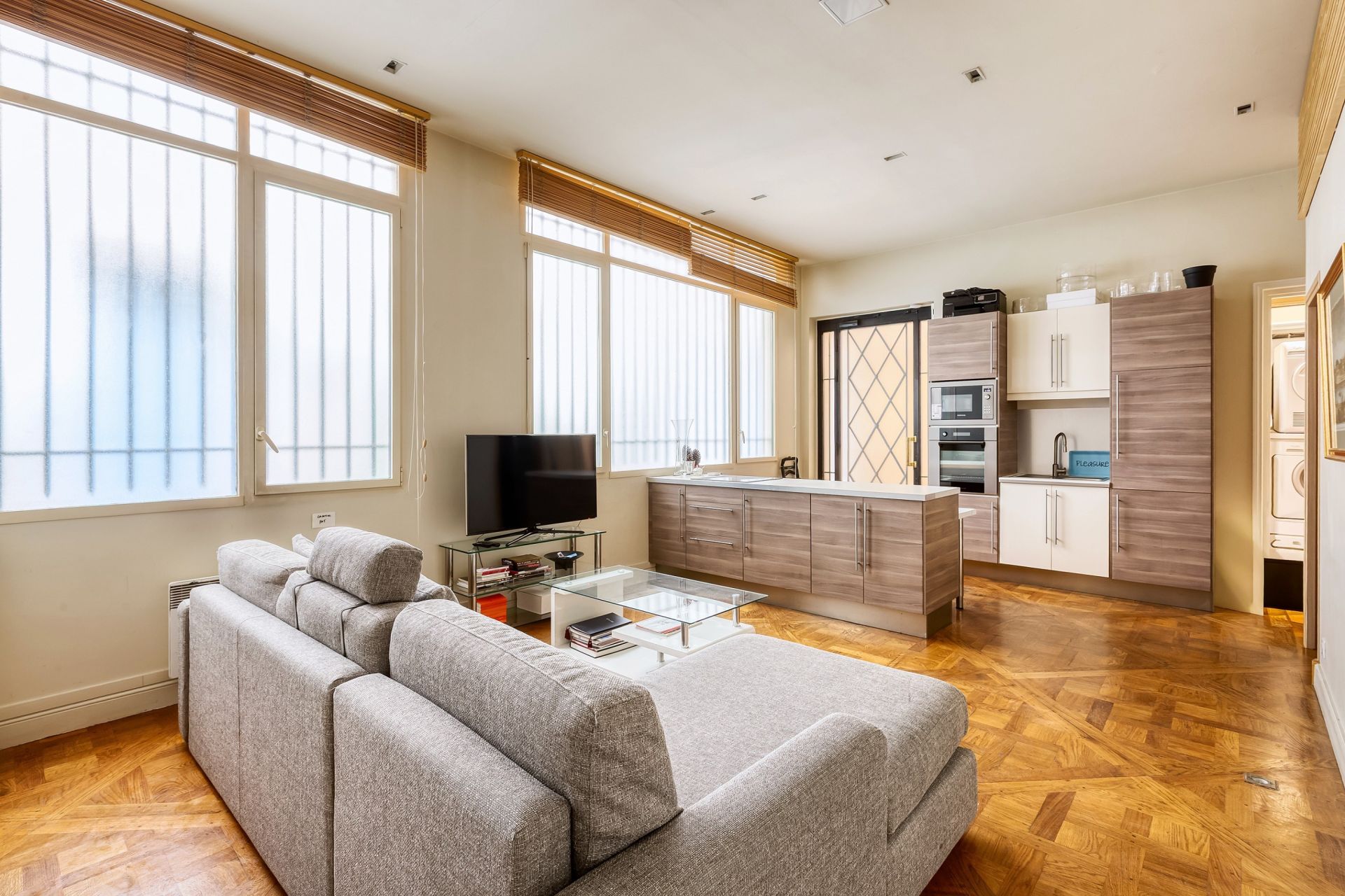 luxury apartment 5 Rooms for sale on PARIS (75001)