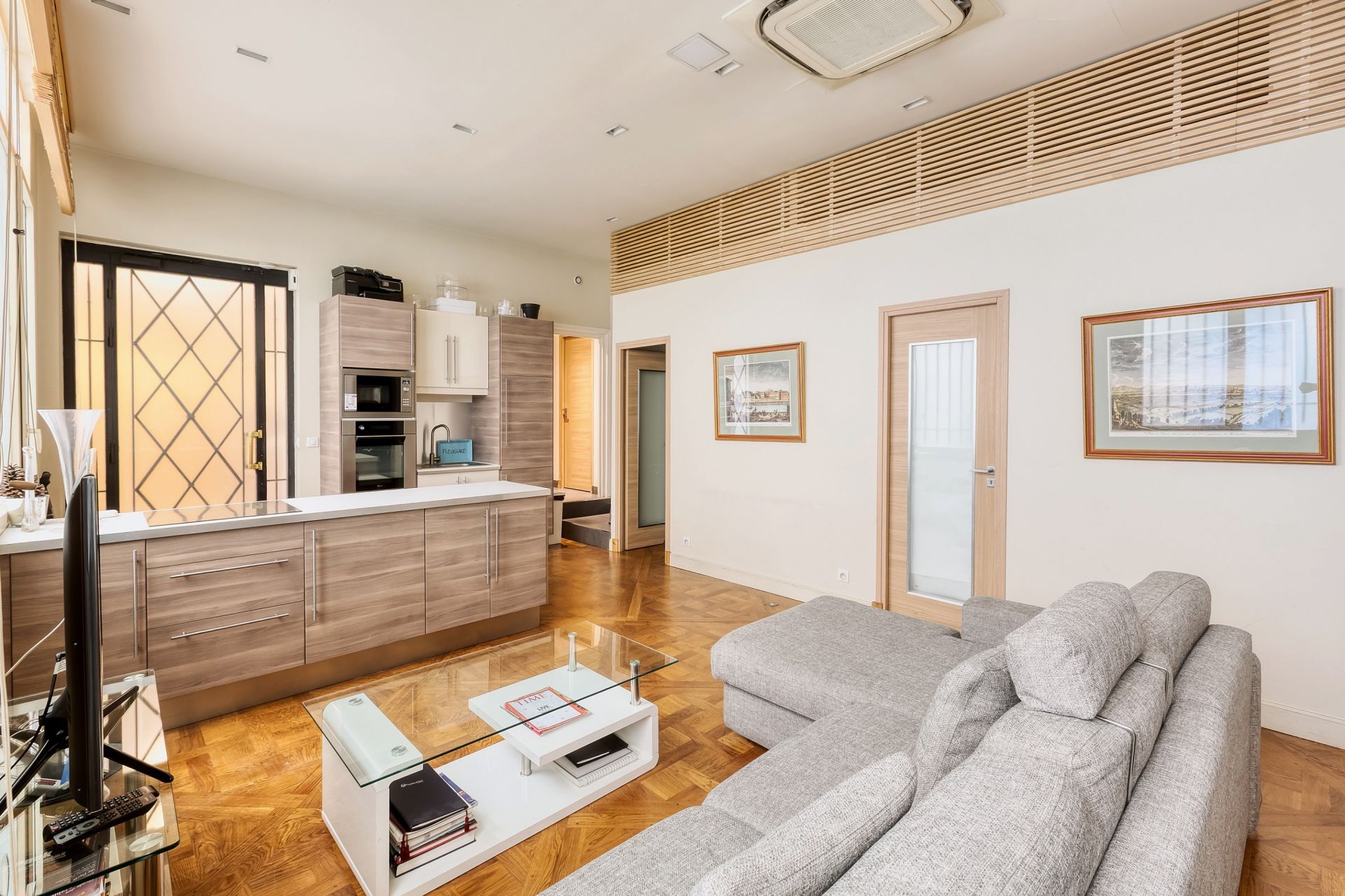 luxury apartment 5 Rooms for sale on PARIS (75001)