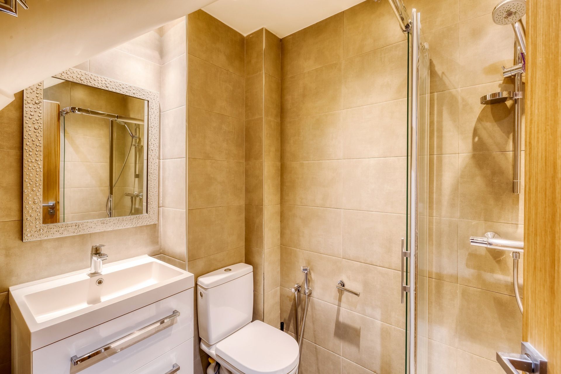 luxury apartment 5 Rooms for sale on PARIS (75001)
